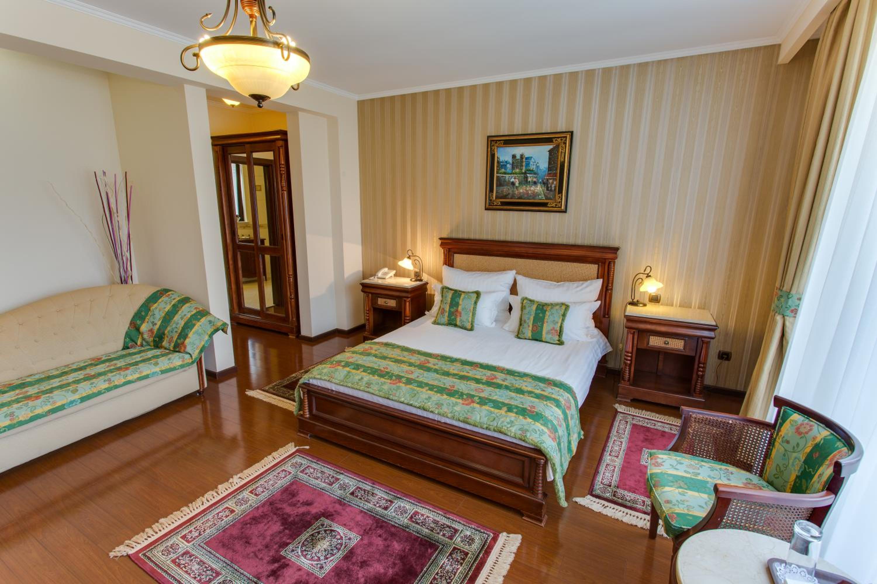Double Room - Photo 4