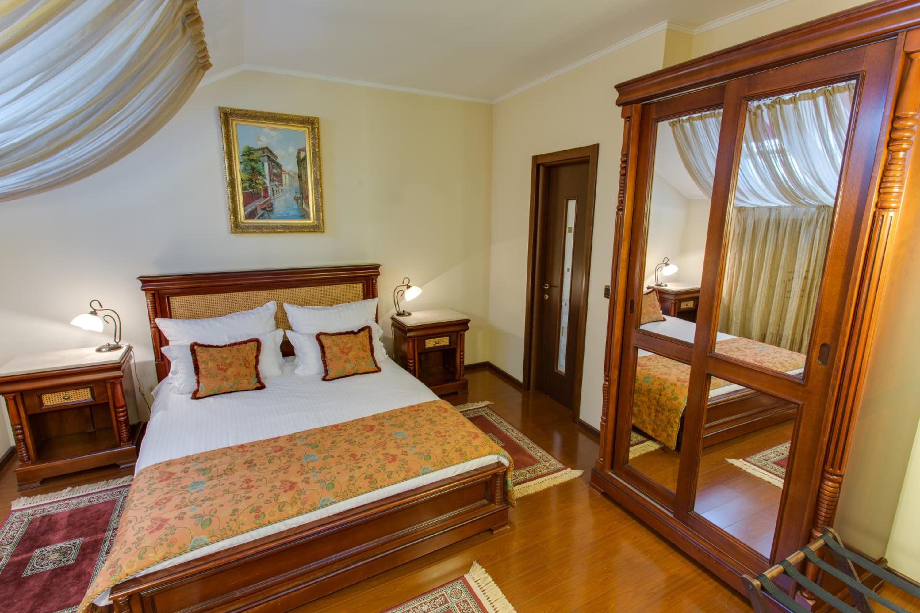 Double Room - Photo 1