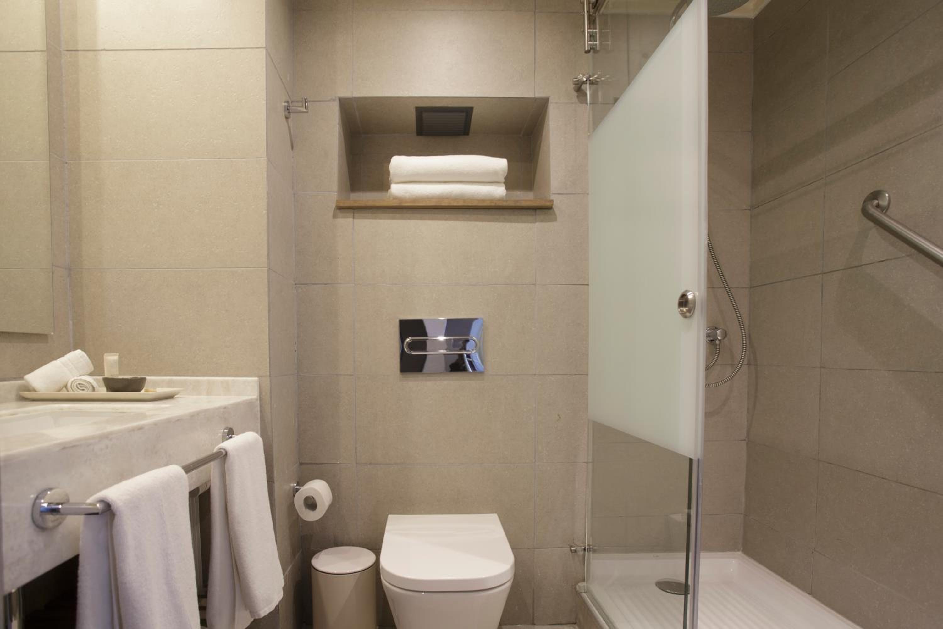 Superior Triple Room with Sea View - Photo 2