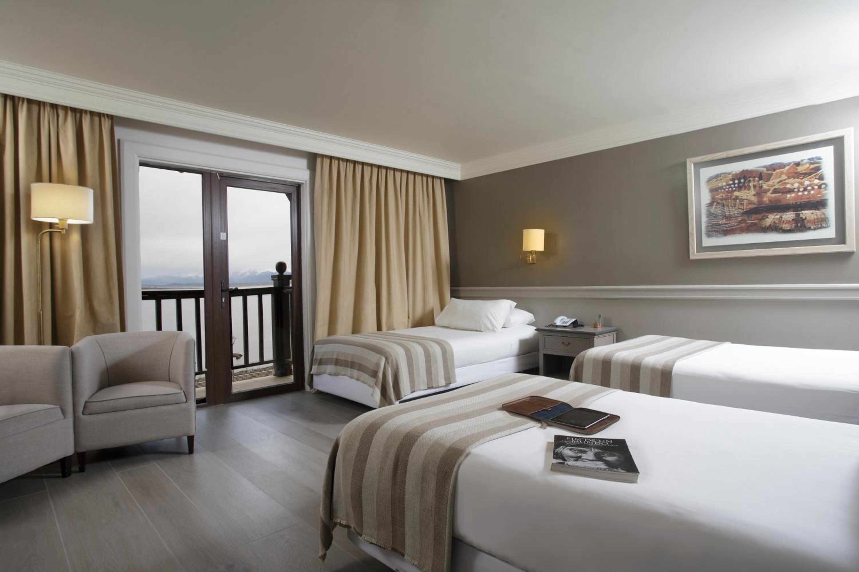 Superior Triple Room with Sea View - Photo 5