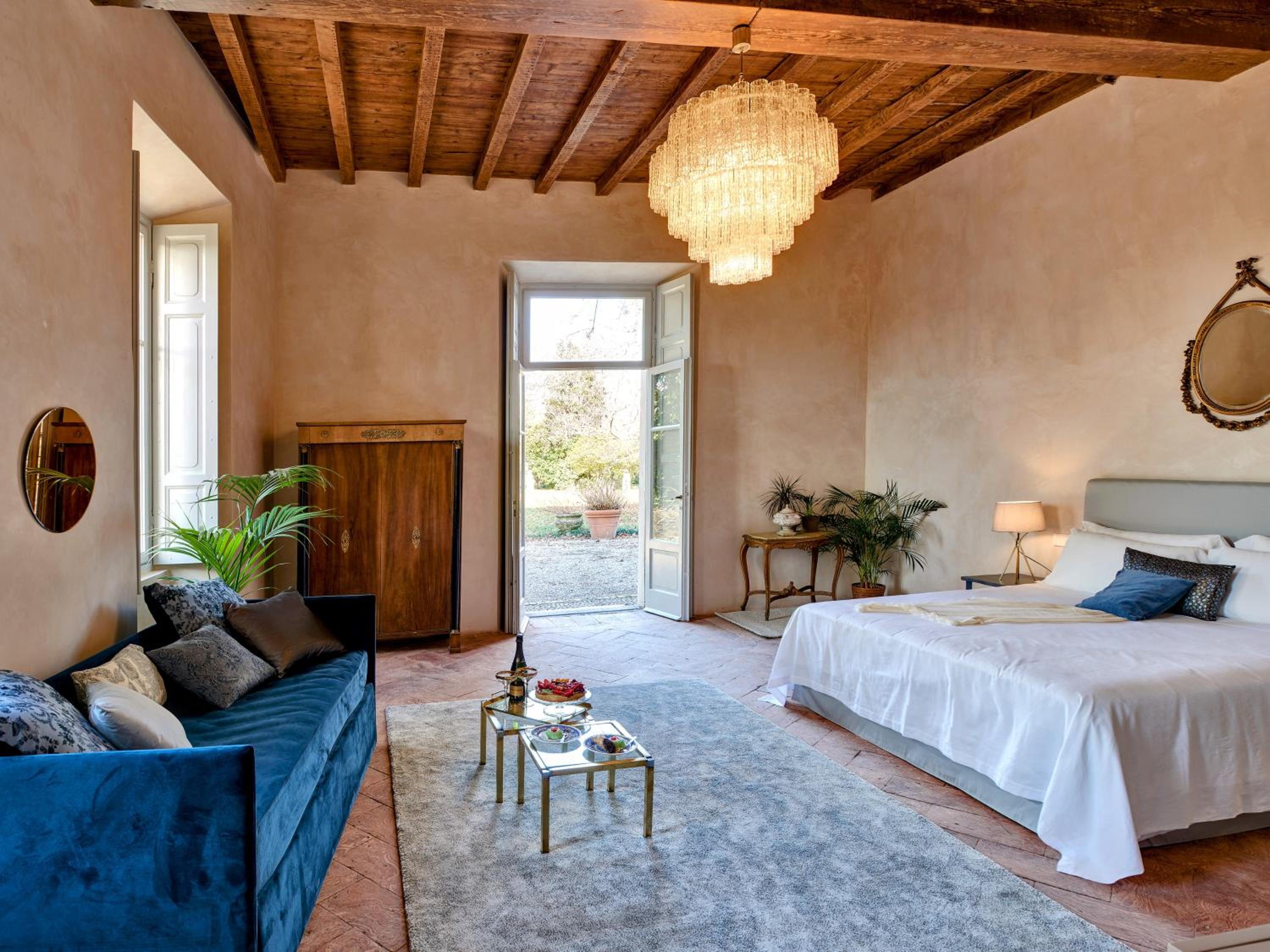 Suite - Photo 6