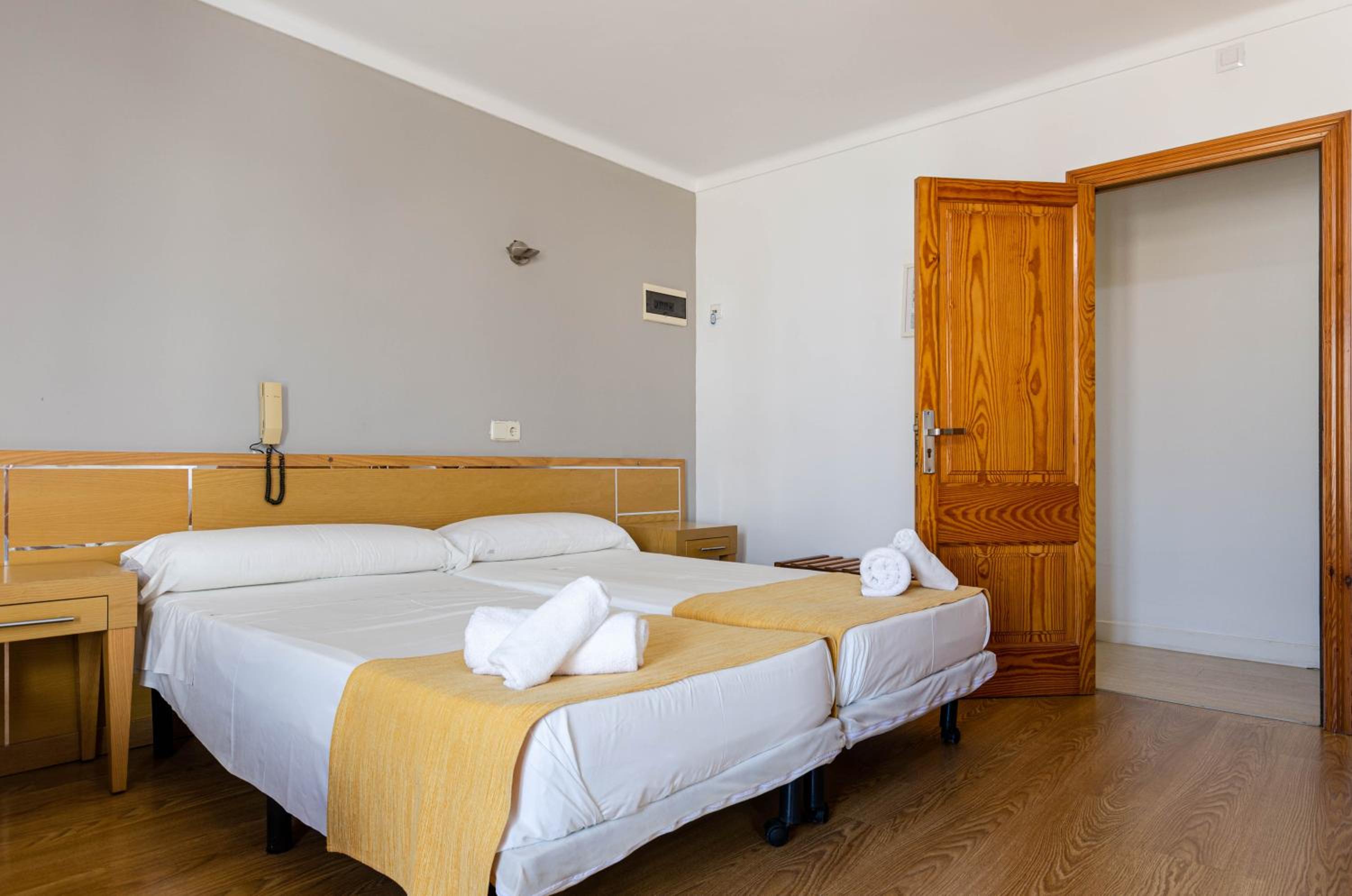 Habitación Doble con Baño Privado