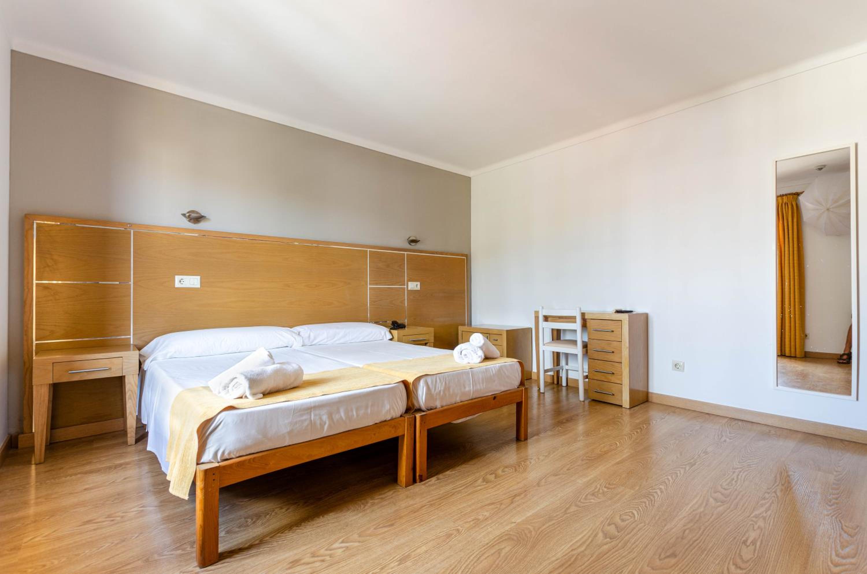 Double Room with Private Bathroom photo 2