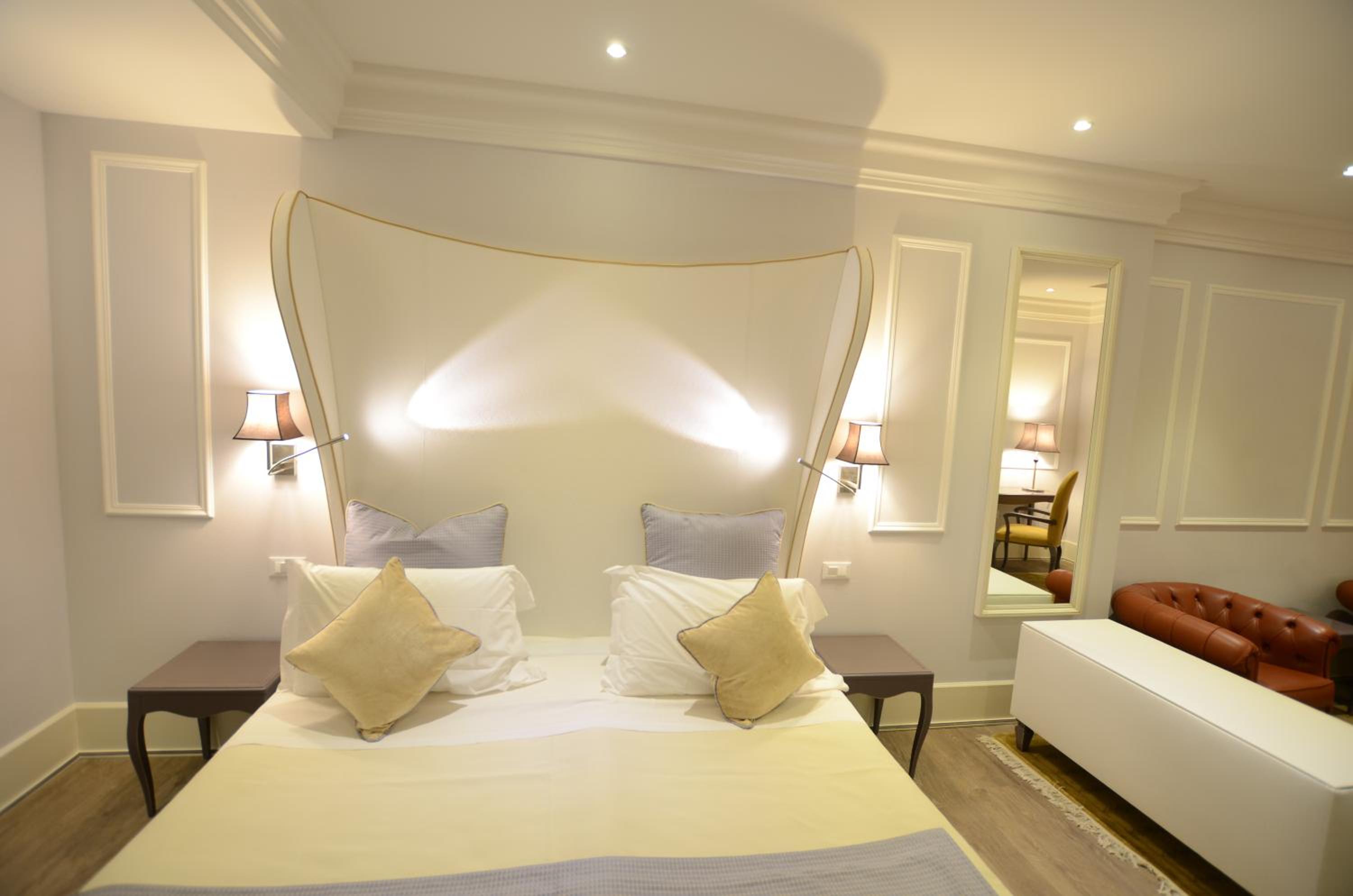 Deluxe Double Room - Photo 8