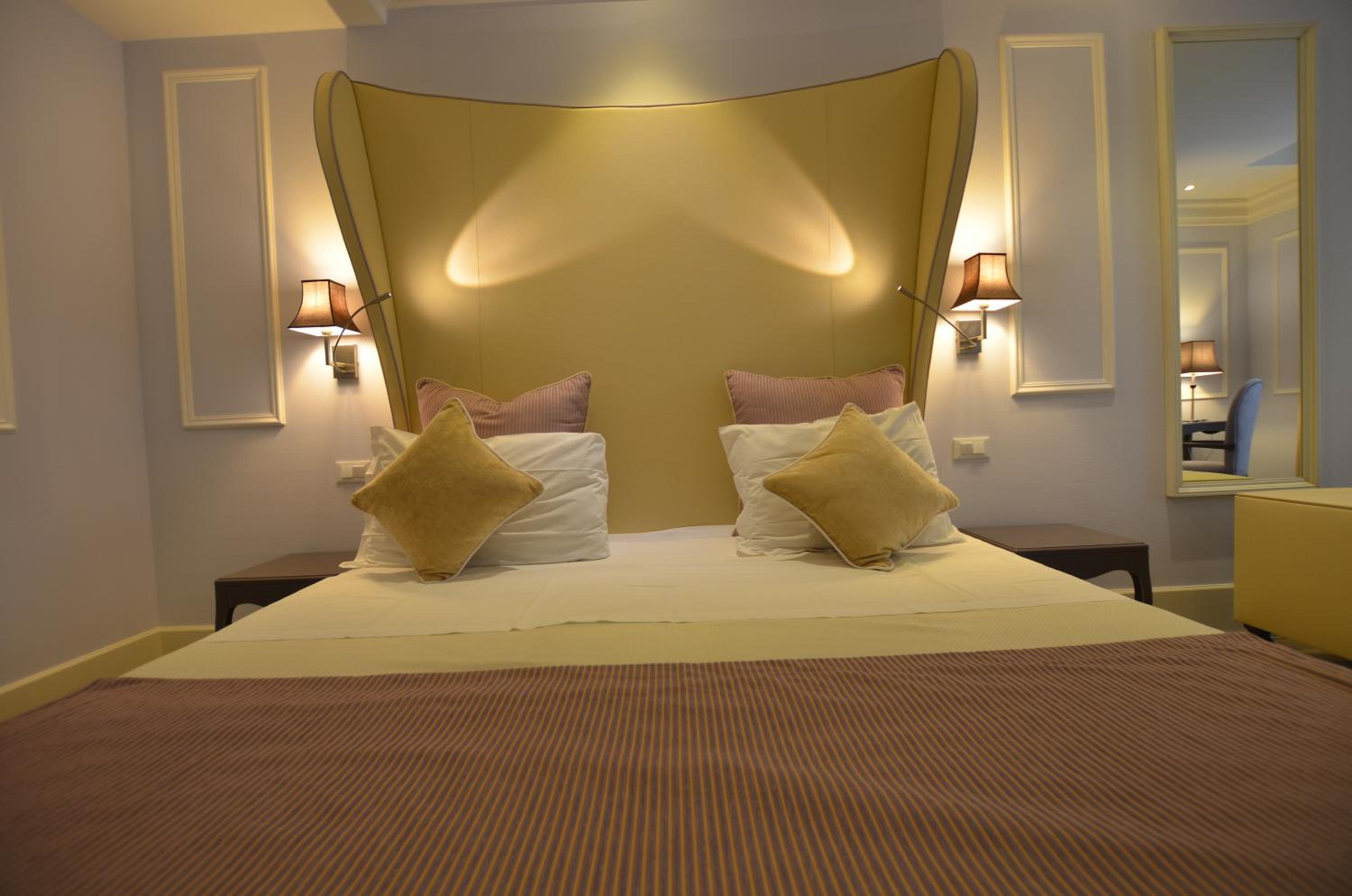 Deluxe Double Room - Photo 19