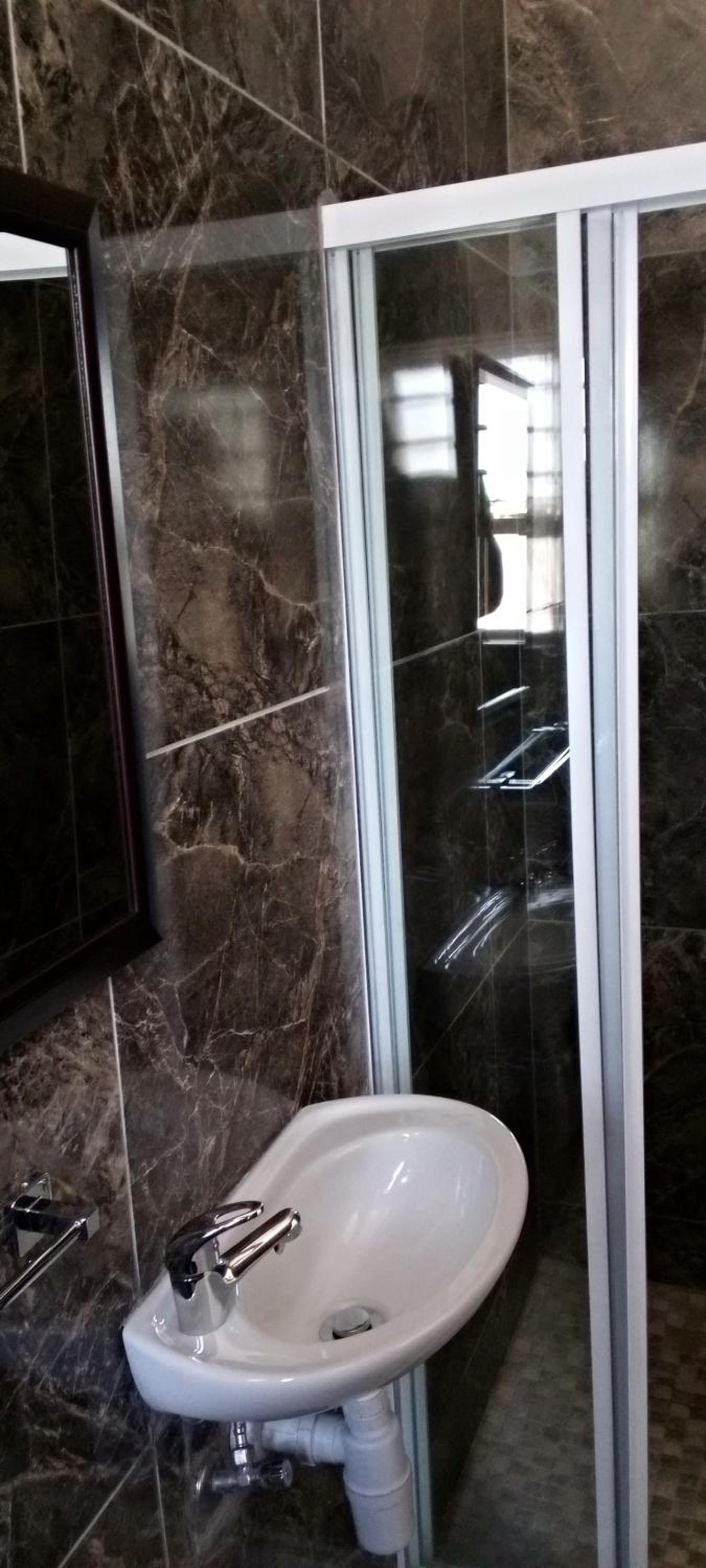 Standard Double Room - Photo 4