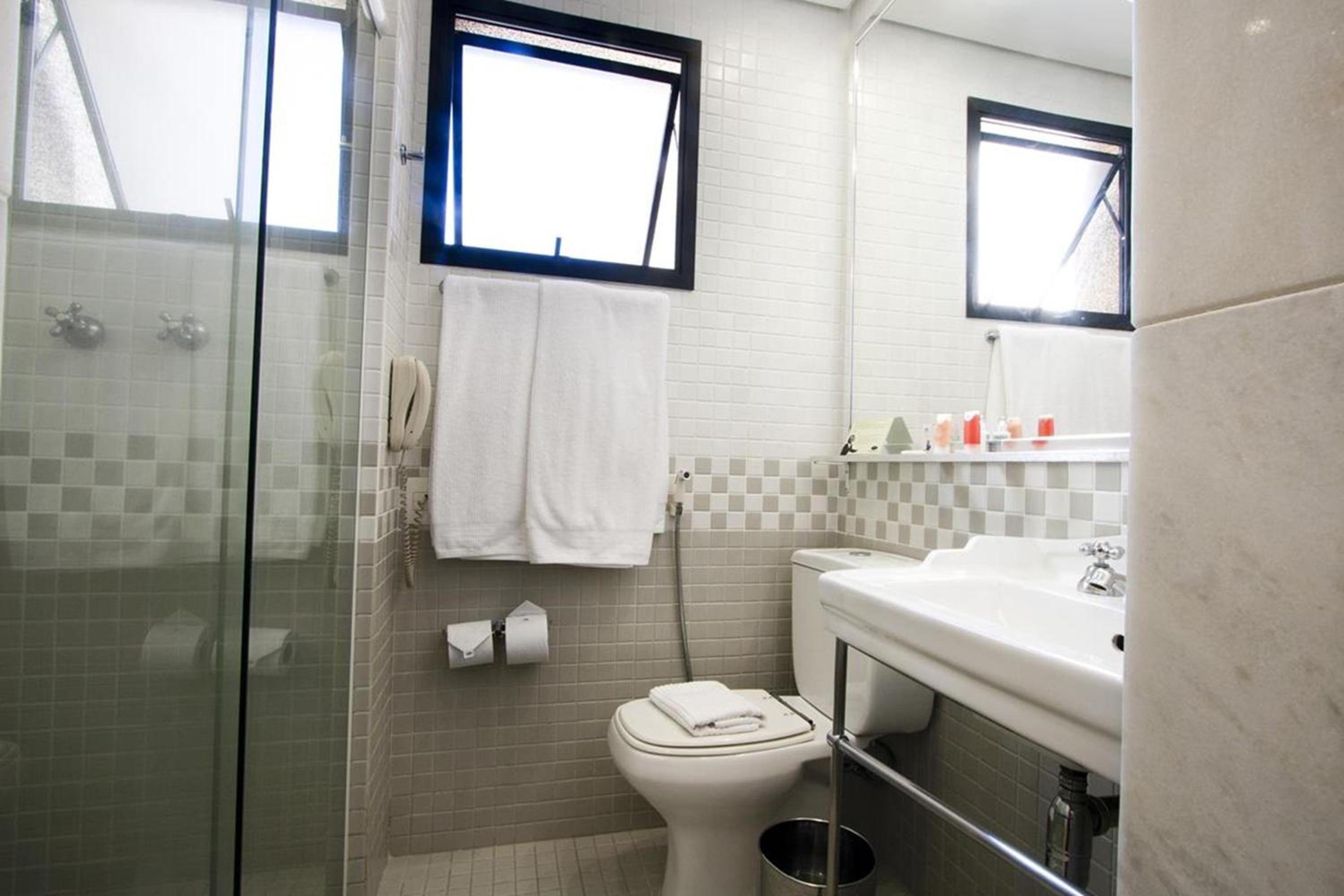 Standard Suite - Photo 7