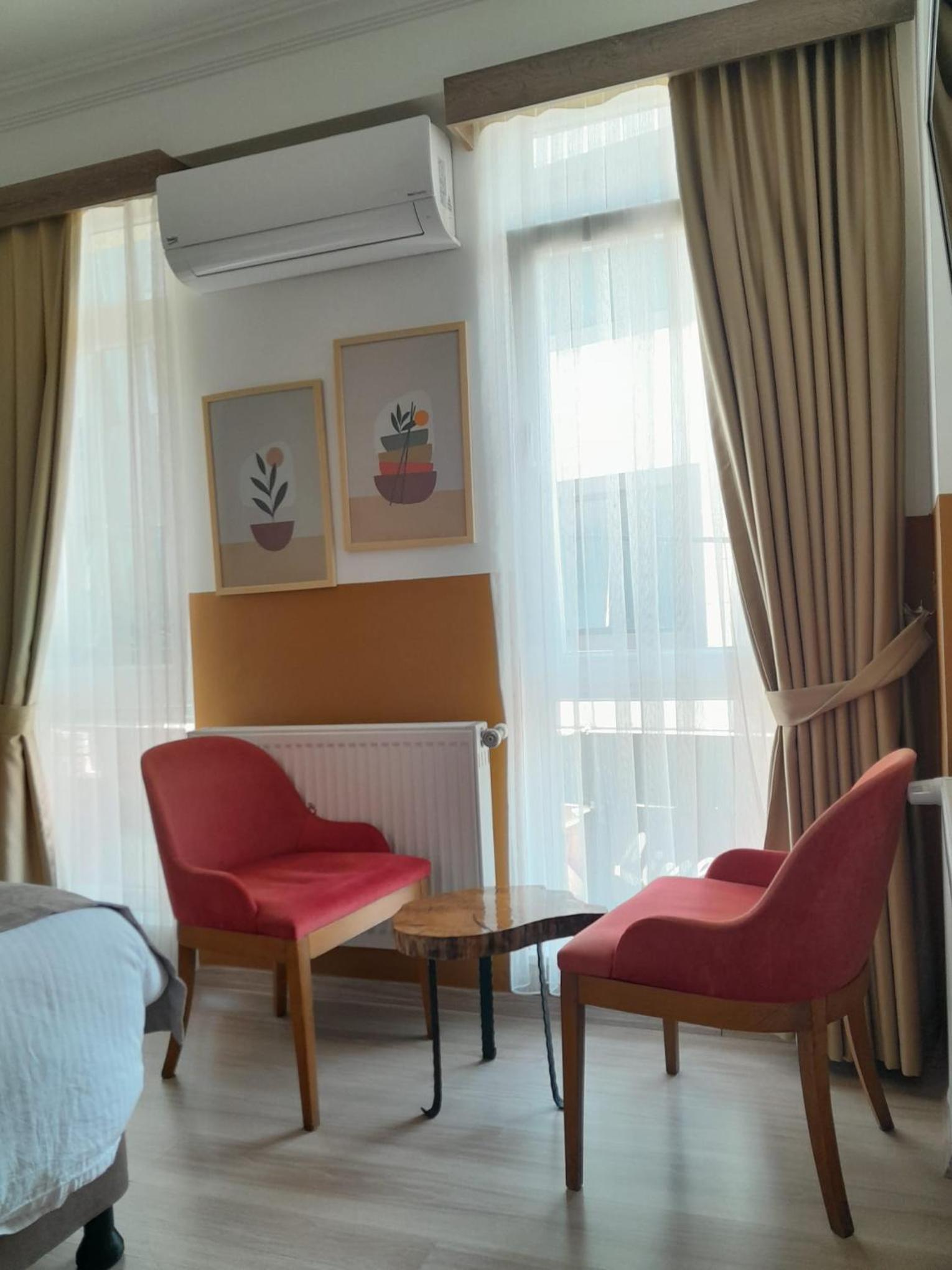 Standard King Room photo 1