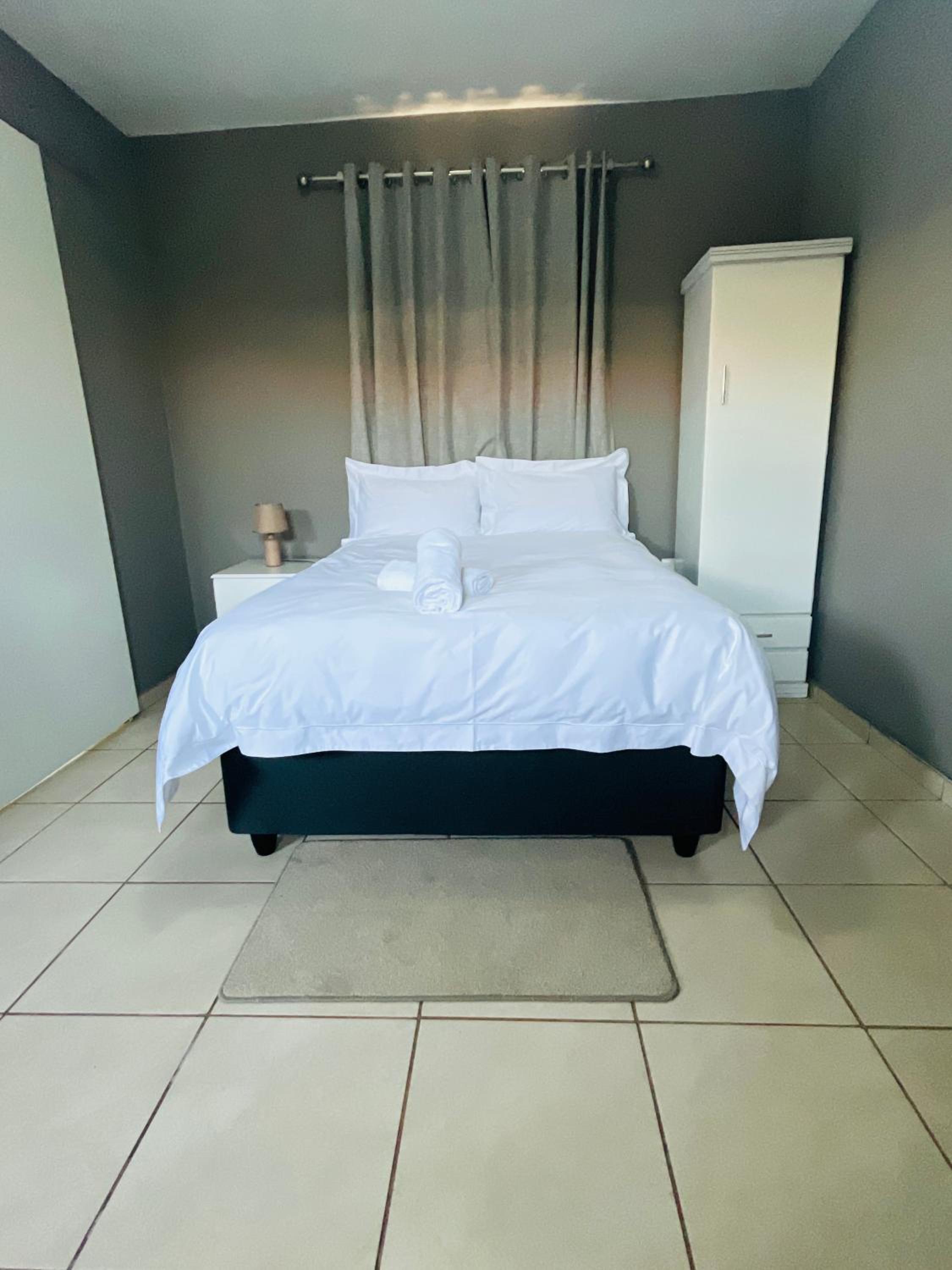 Double Room - Photo 2