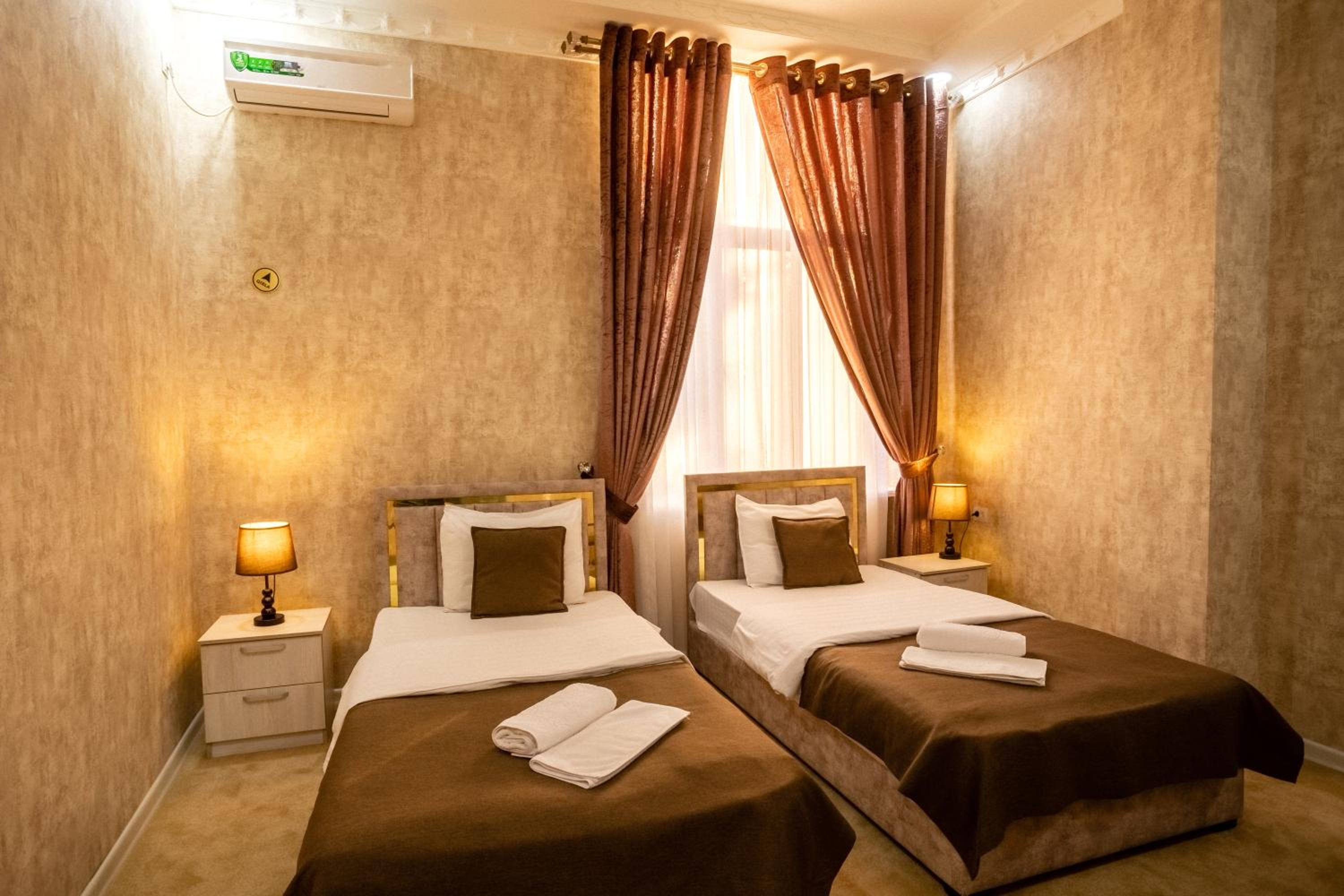Twin Room - Photo 3