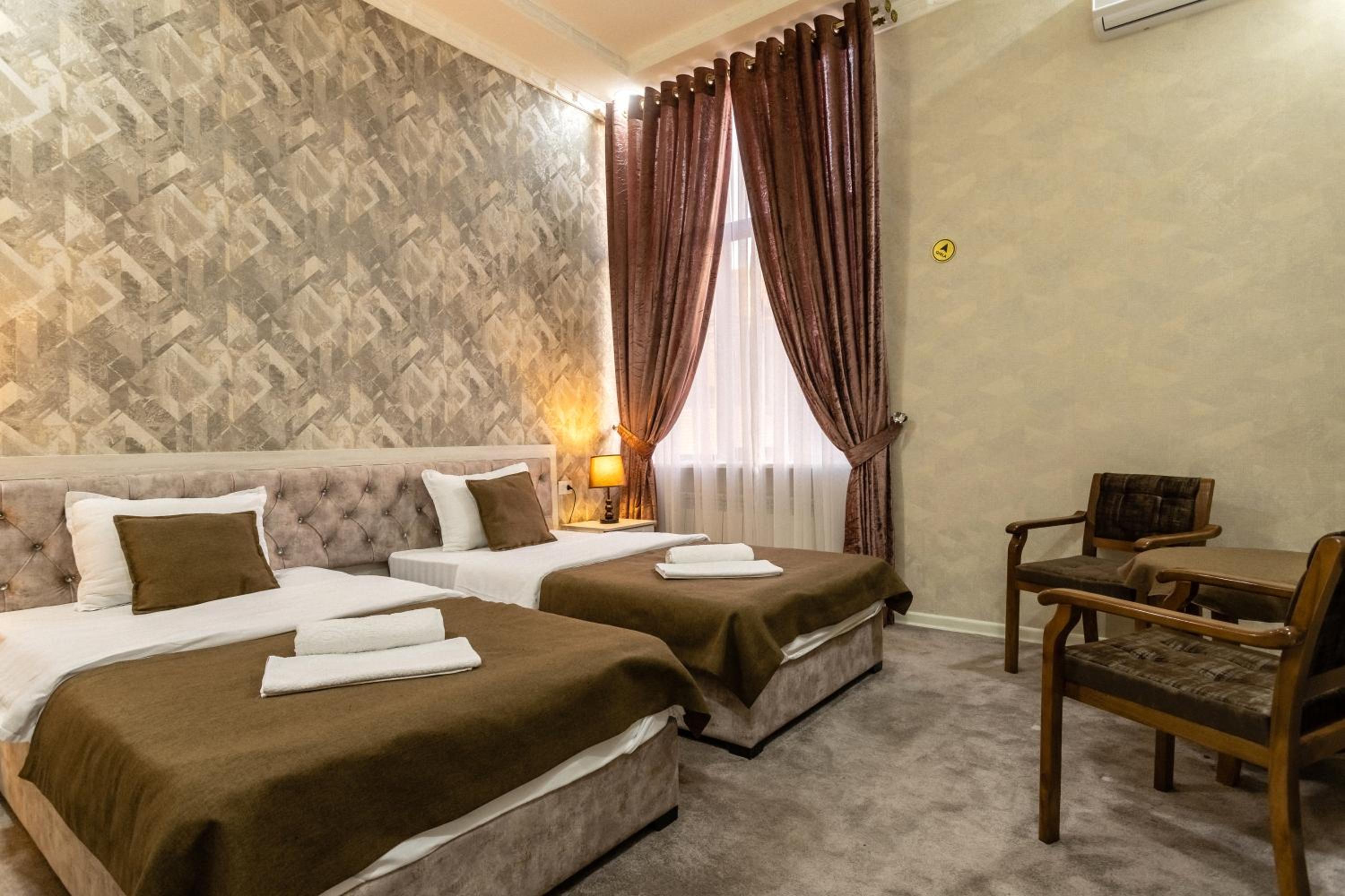 Twin Room - Photo 4