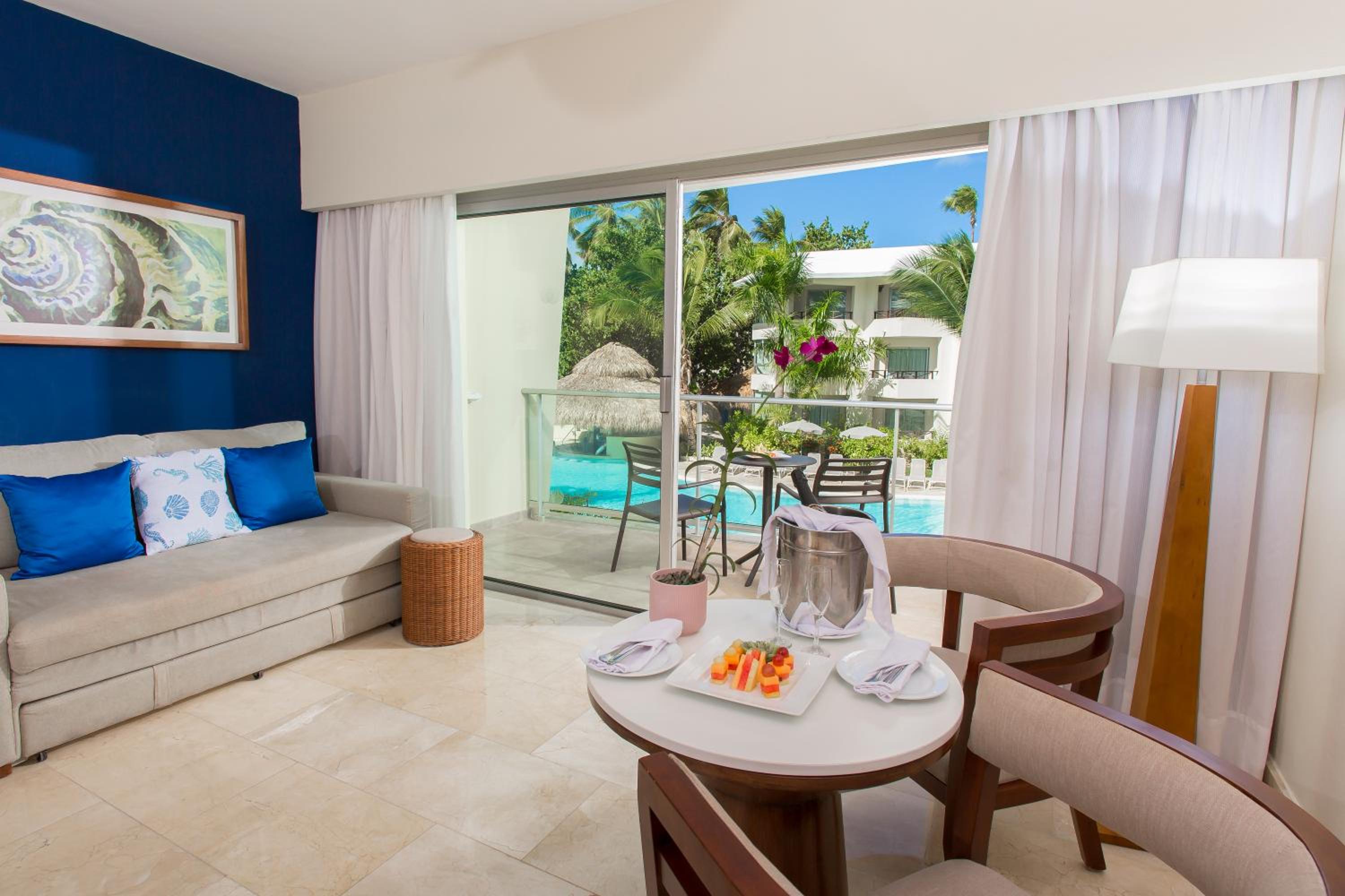 Jr. Suite Premium Pool View