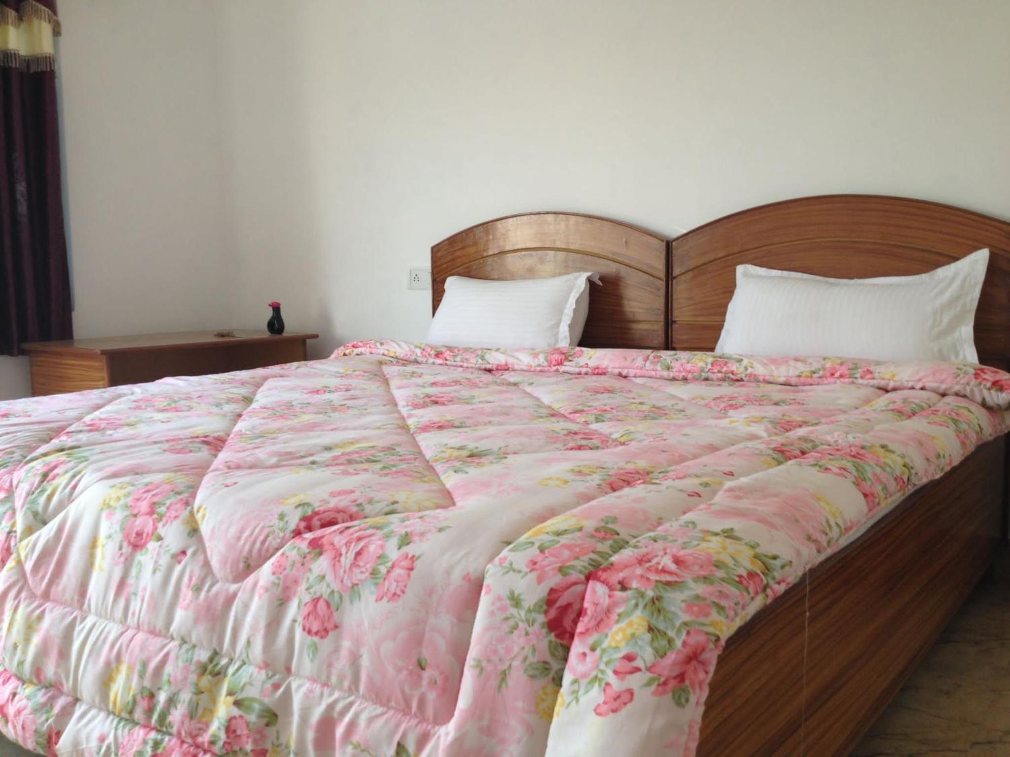 Deluxe King Room photo 1