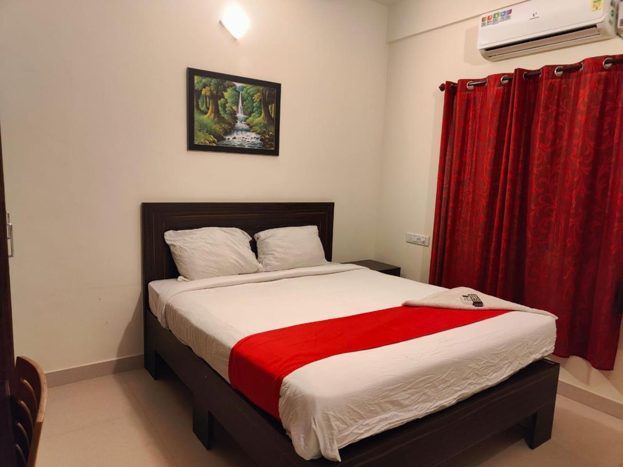 Two-Bedroom Apartment - Photo 2