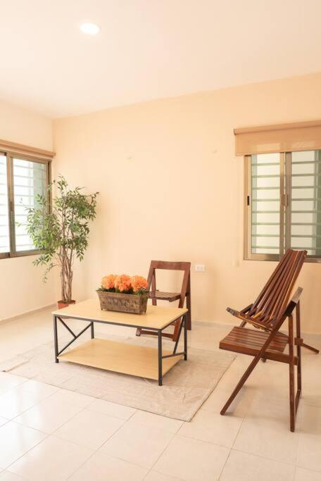 One-Bedroom House - Photo 8