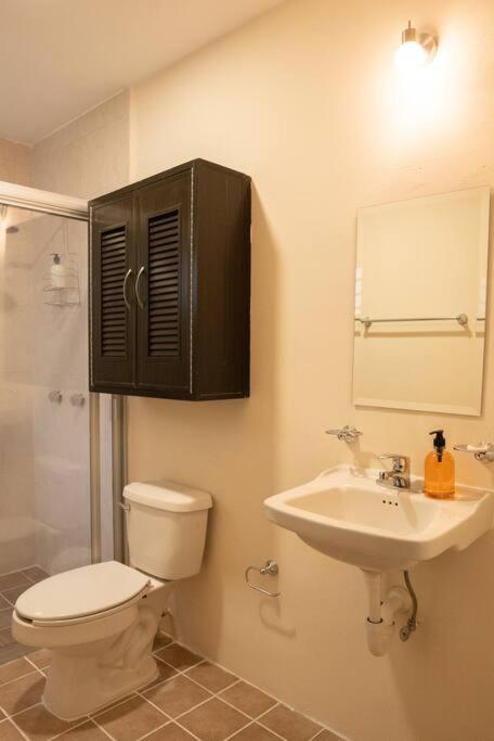 One-Bedroom House - Photo 17