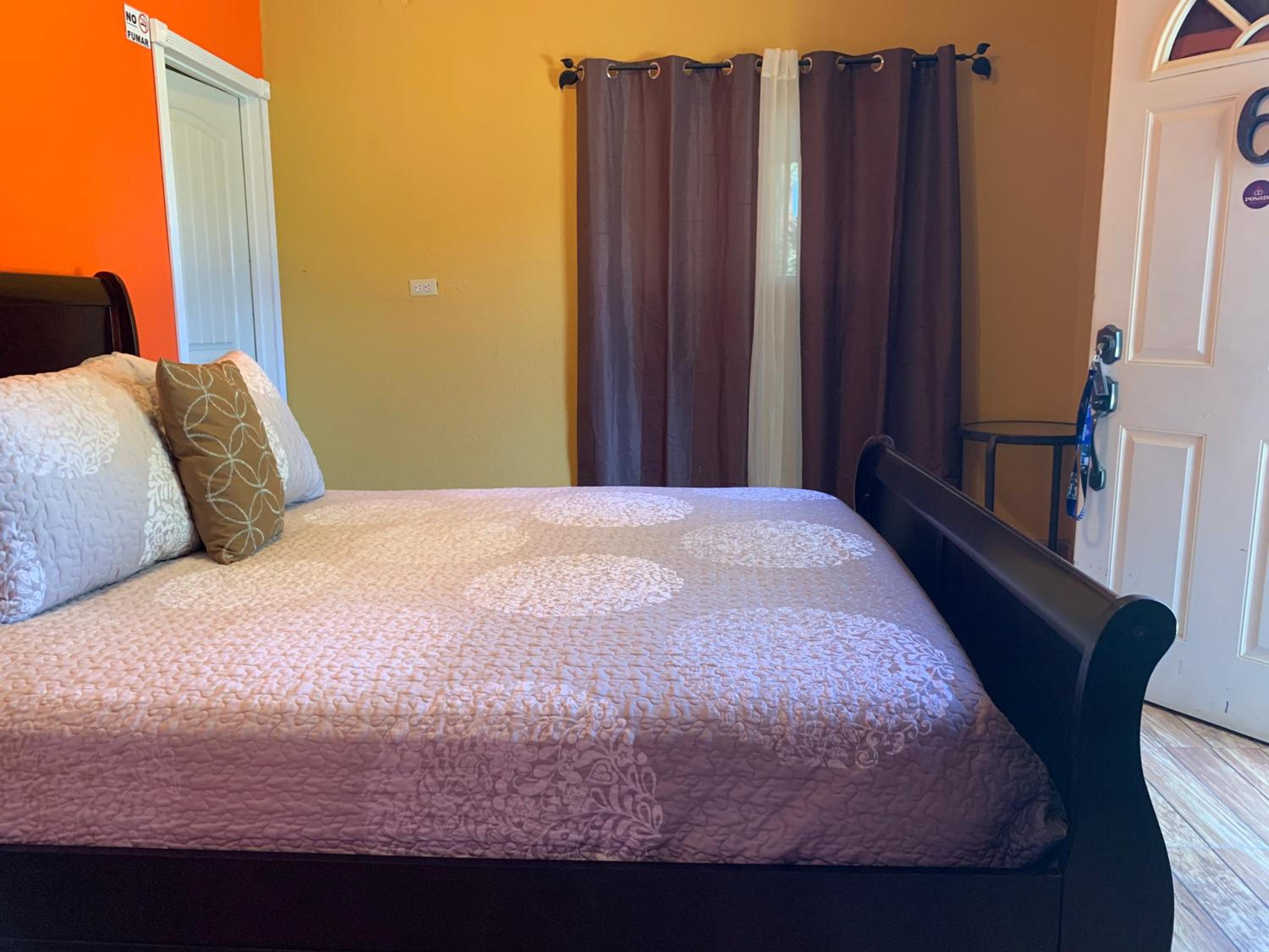 Standard Queen Room - Photo 3