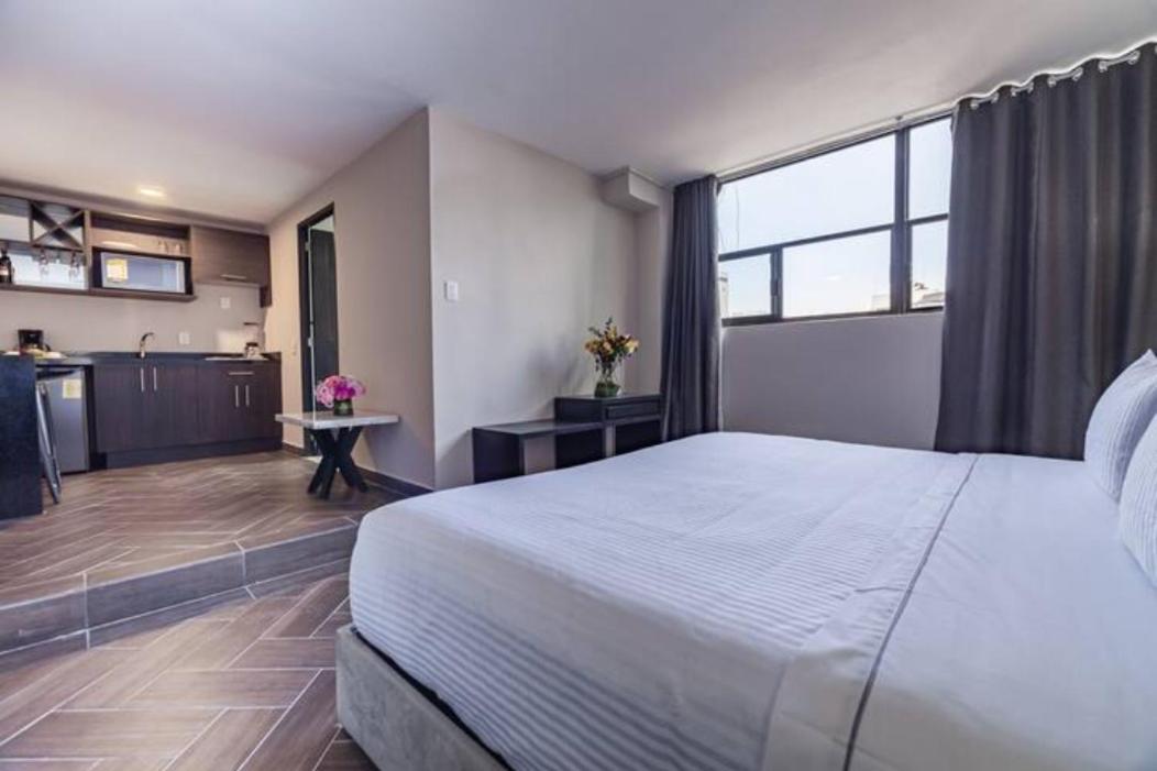 Deluxe Junior Suite - Photo 15