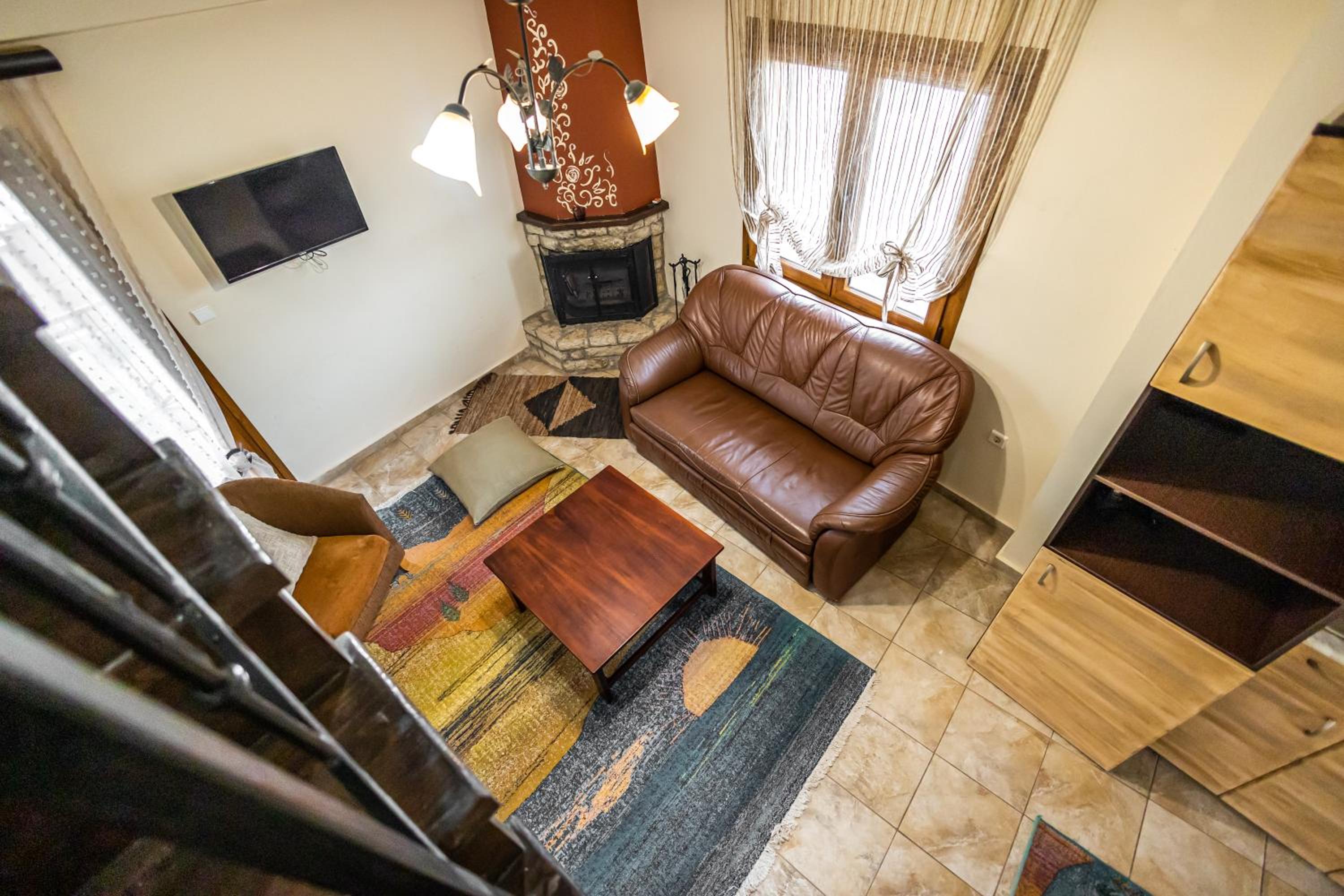 Deluxe Family Room - Photo 10