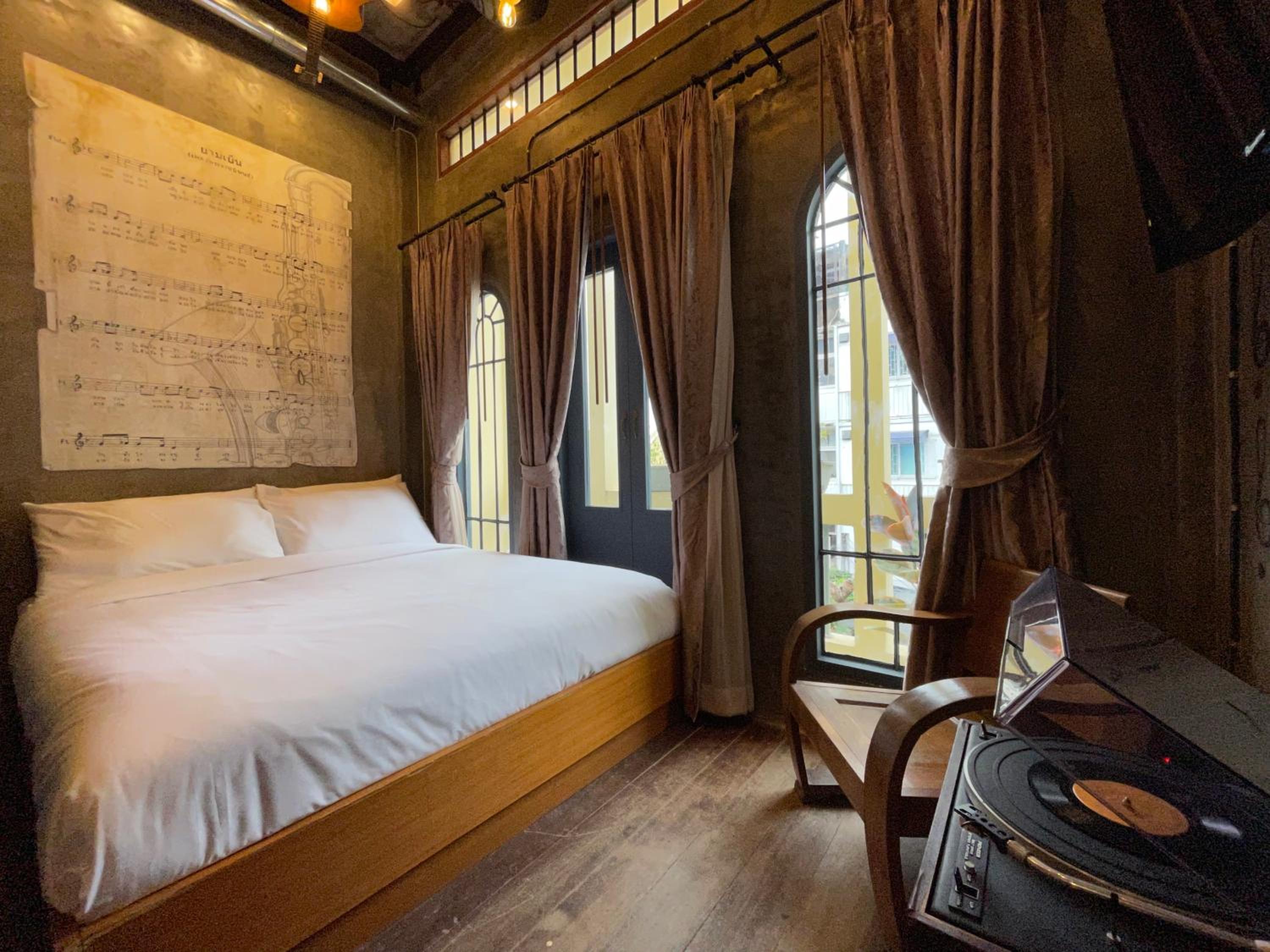 King Suite with Balcony photo 1