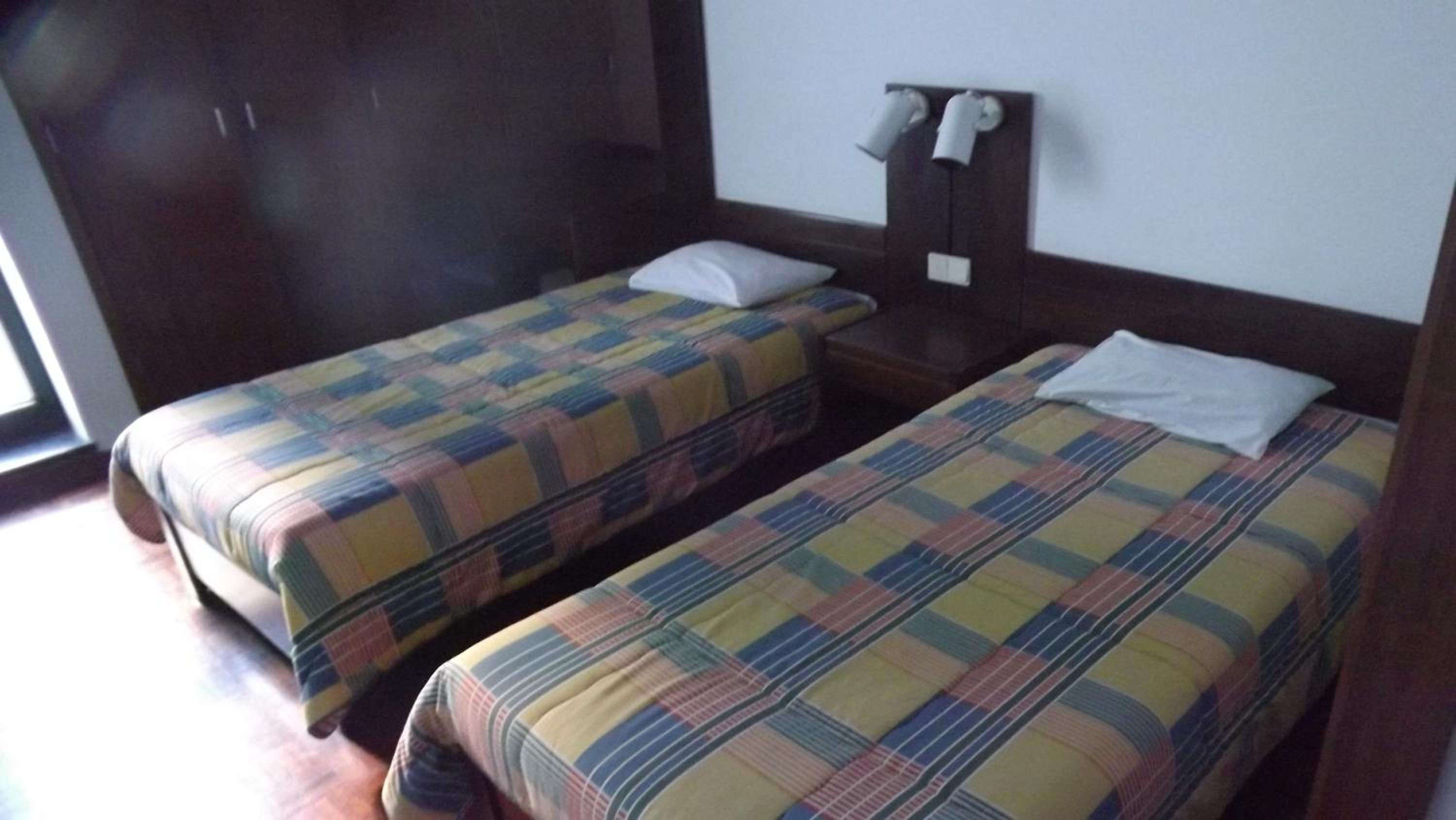 Twin Room - Photo 2