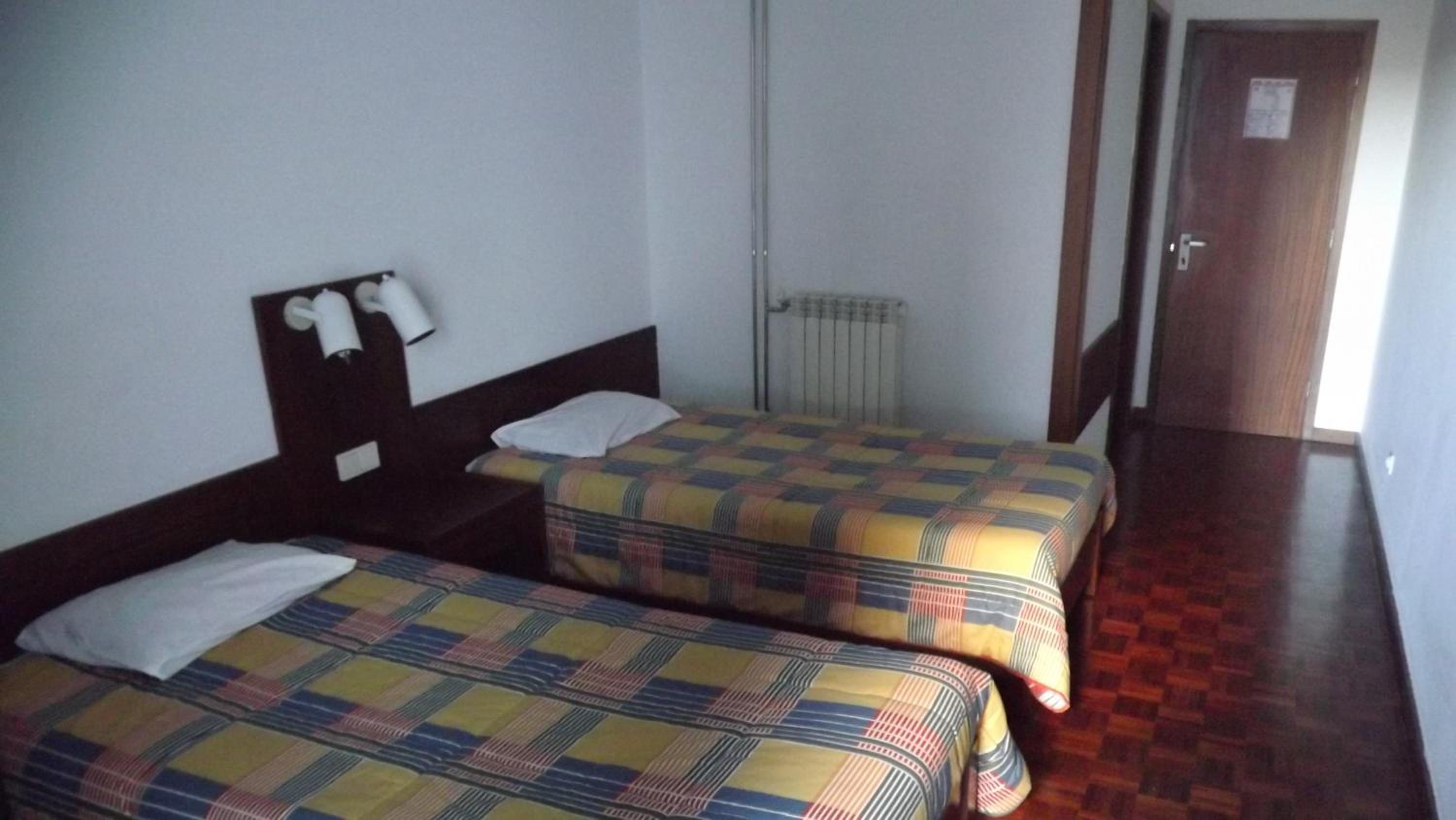 Twin Room - Photo 1