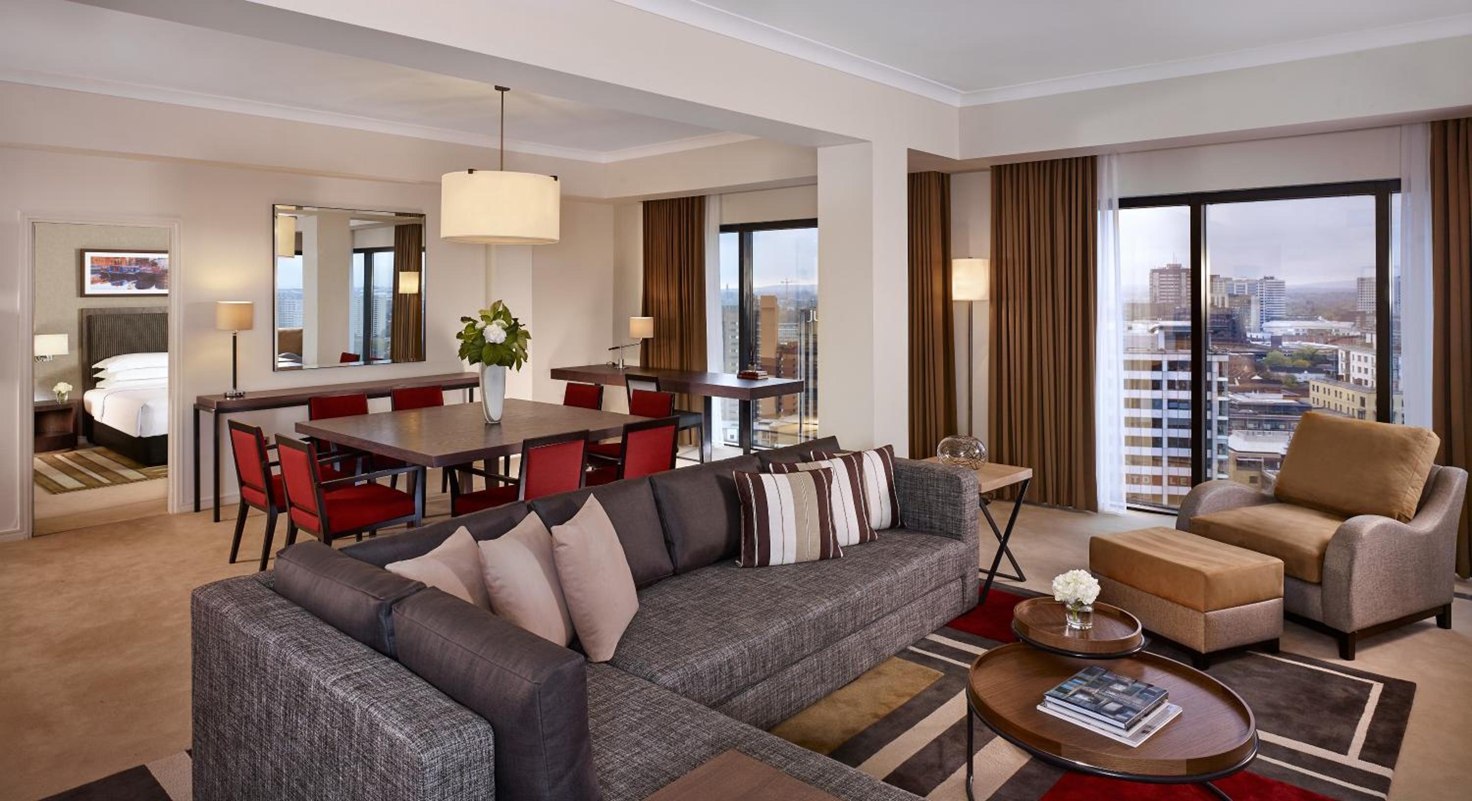 Executive Suite - Photo 4