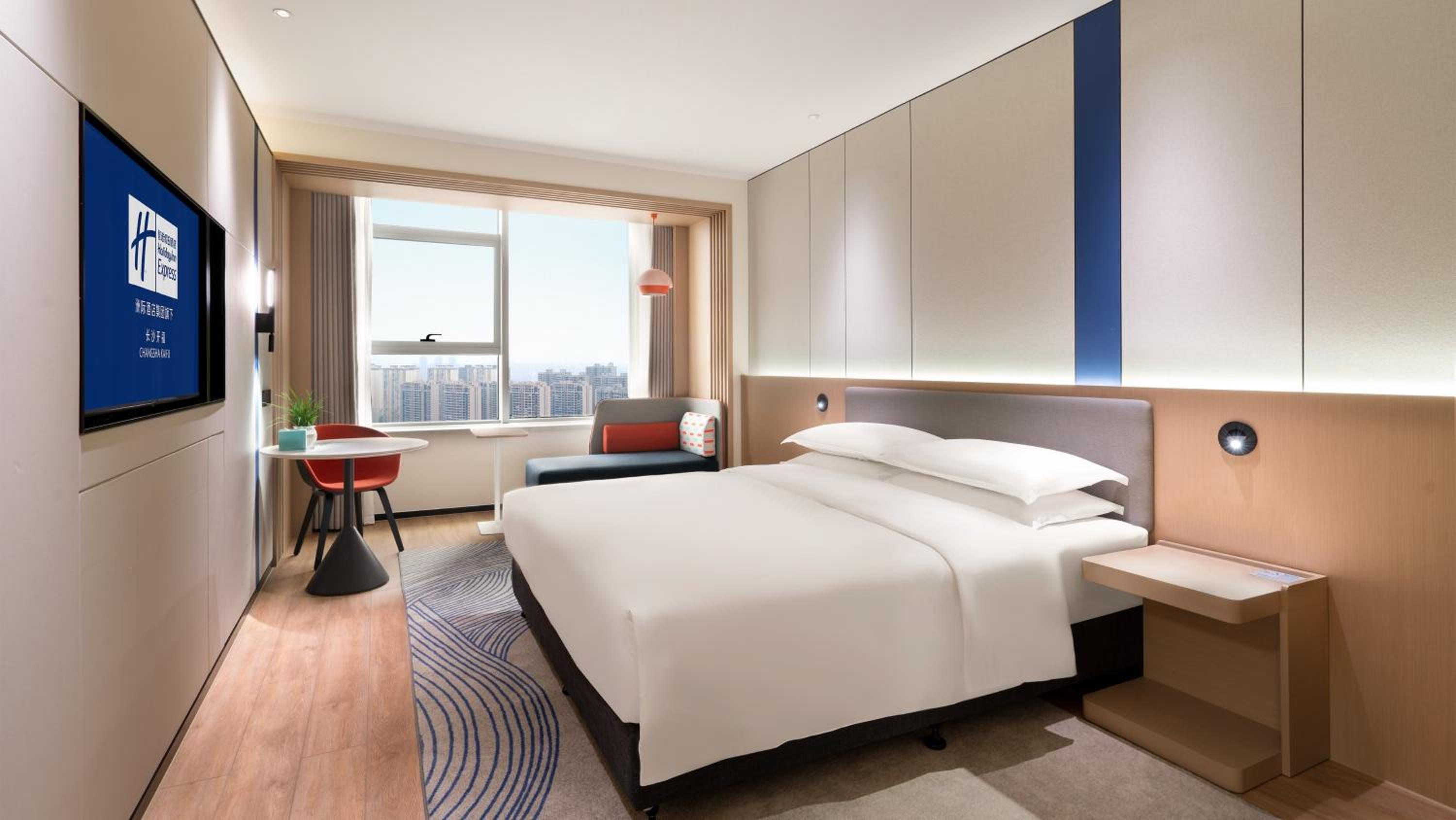 Standard King Room - Photo 7