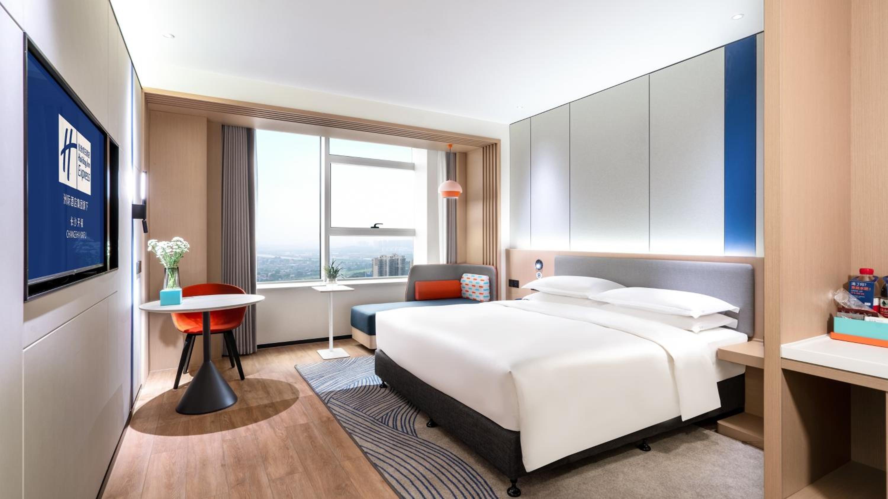 Standard King Room - Photo 3
