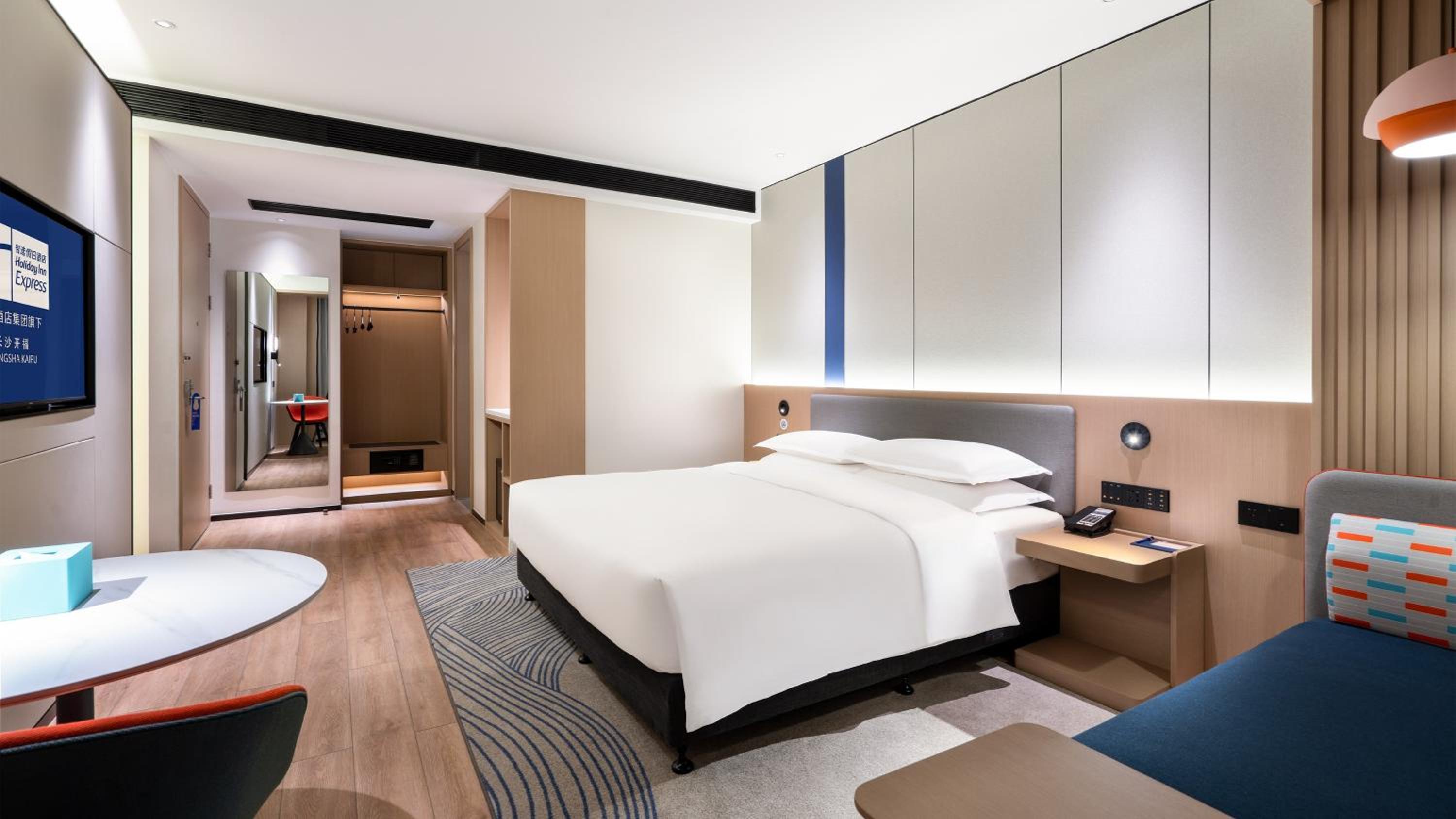Standard King Room - Photo 5