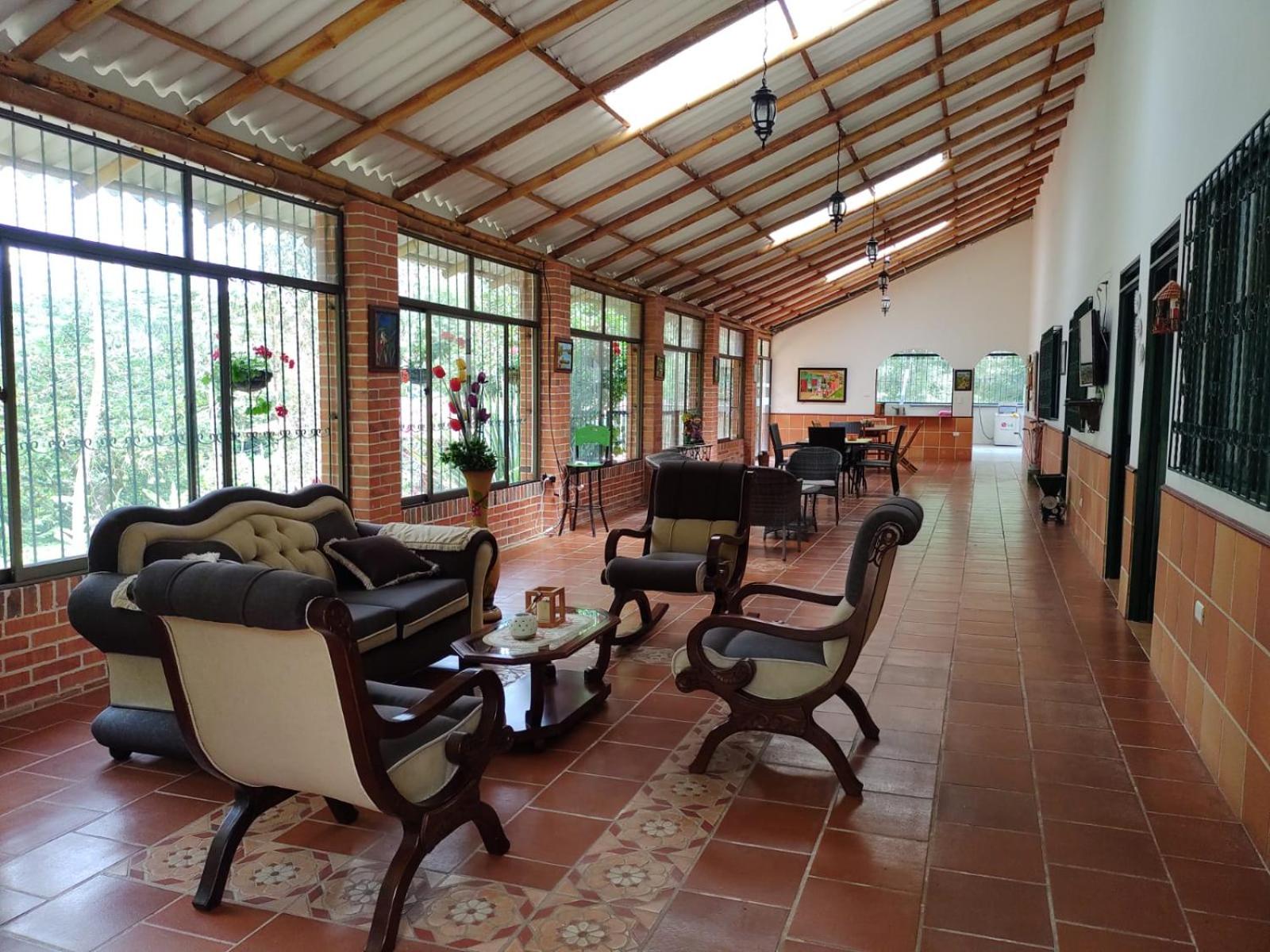 Four-Bedroom House photo 2