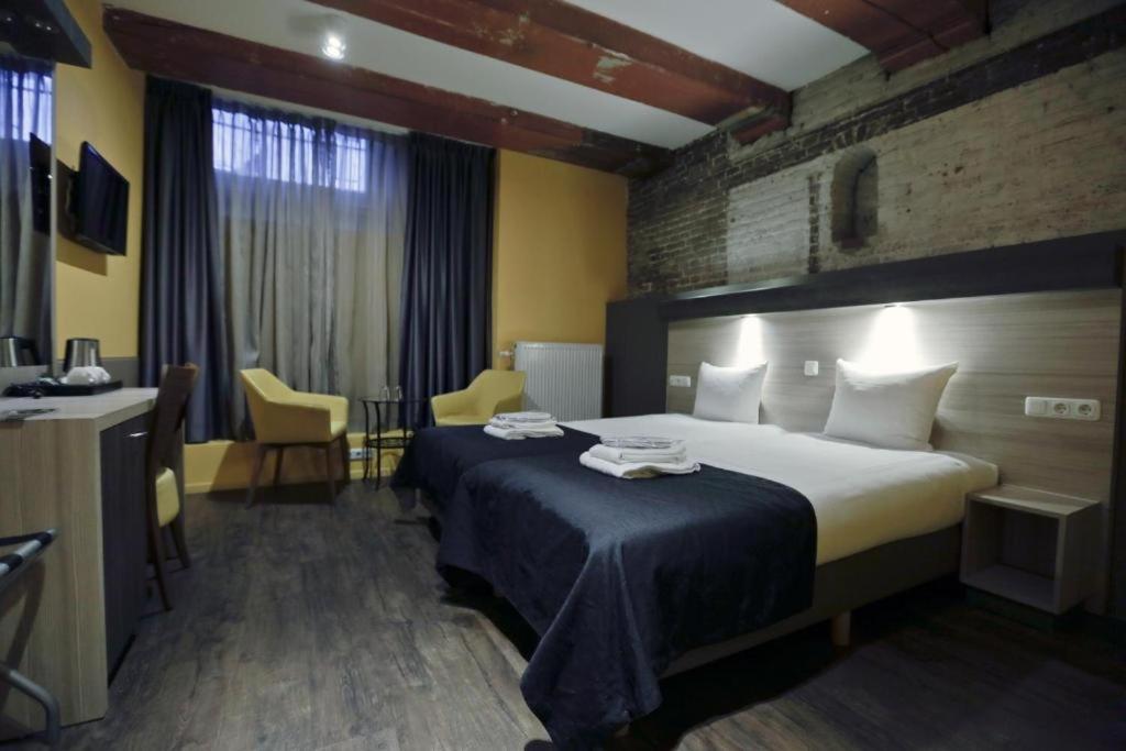 Basement Twin Room