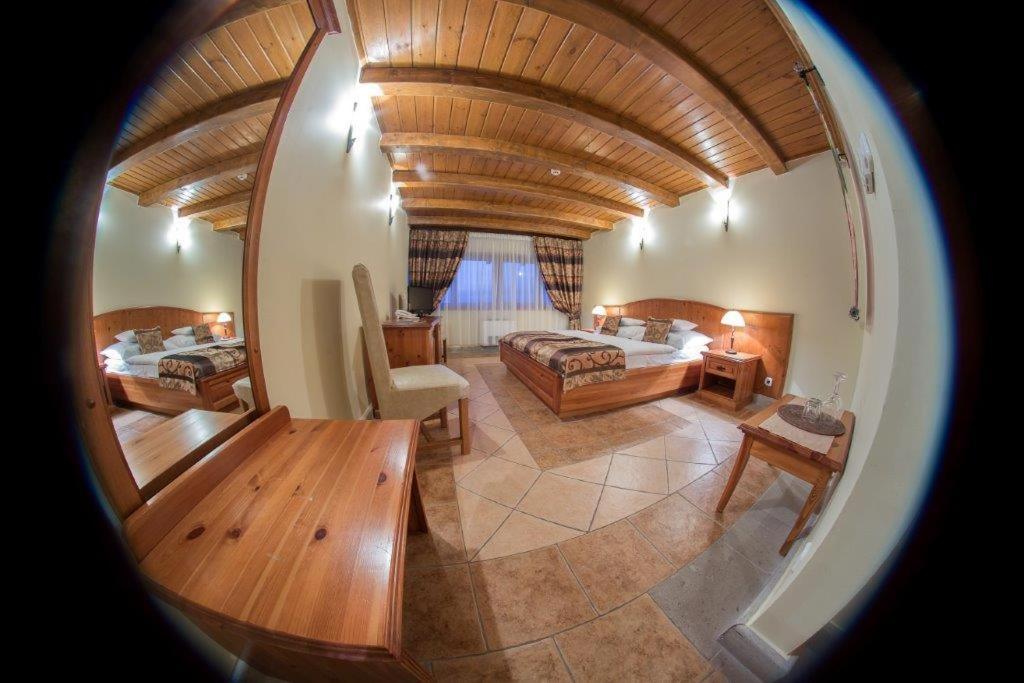 Double Room - Photo 3