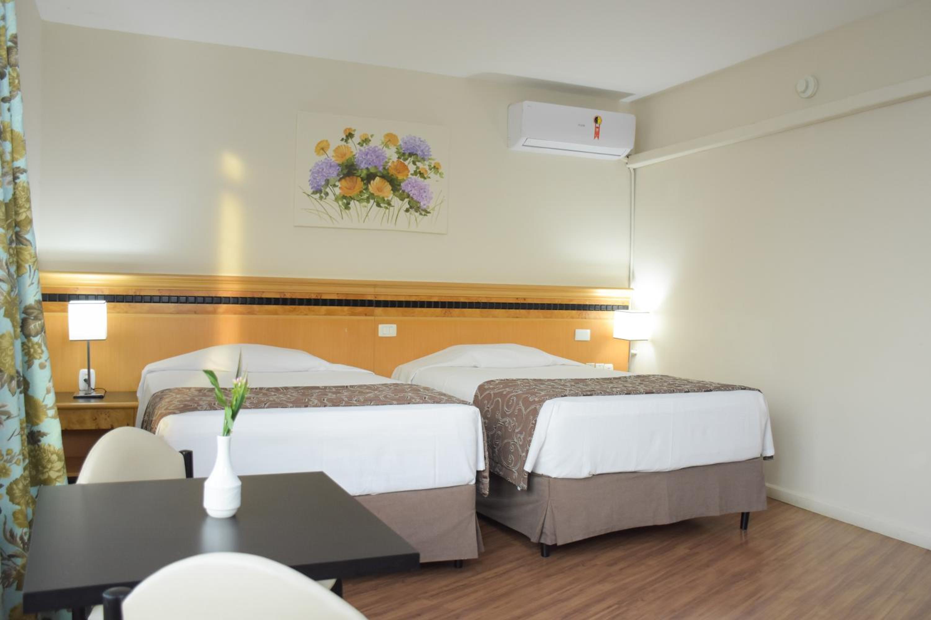 Standard Twin Room - Photo 6