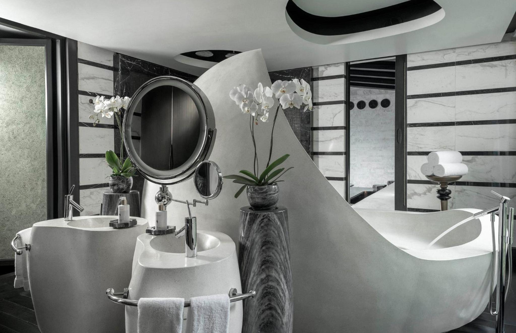 One-Bedroom Spa Lagoon Villa - Photo 3