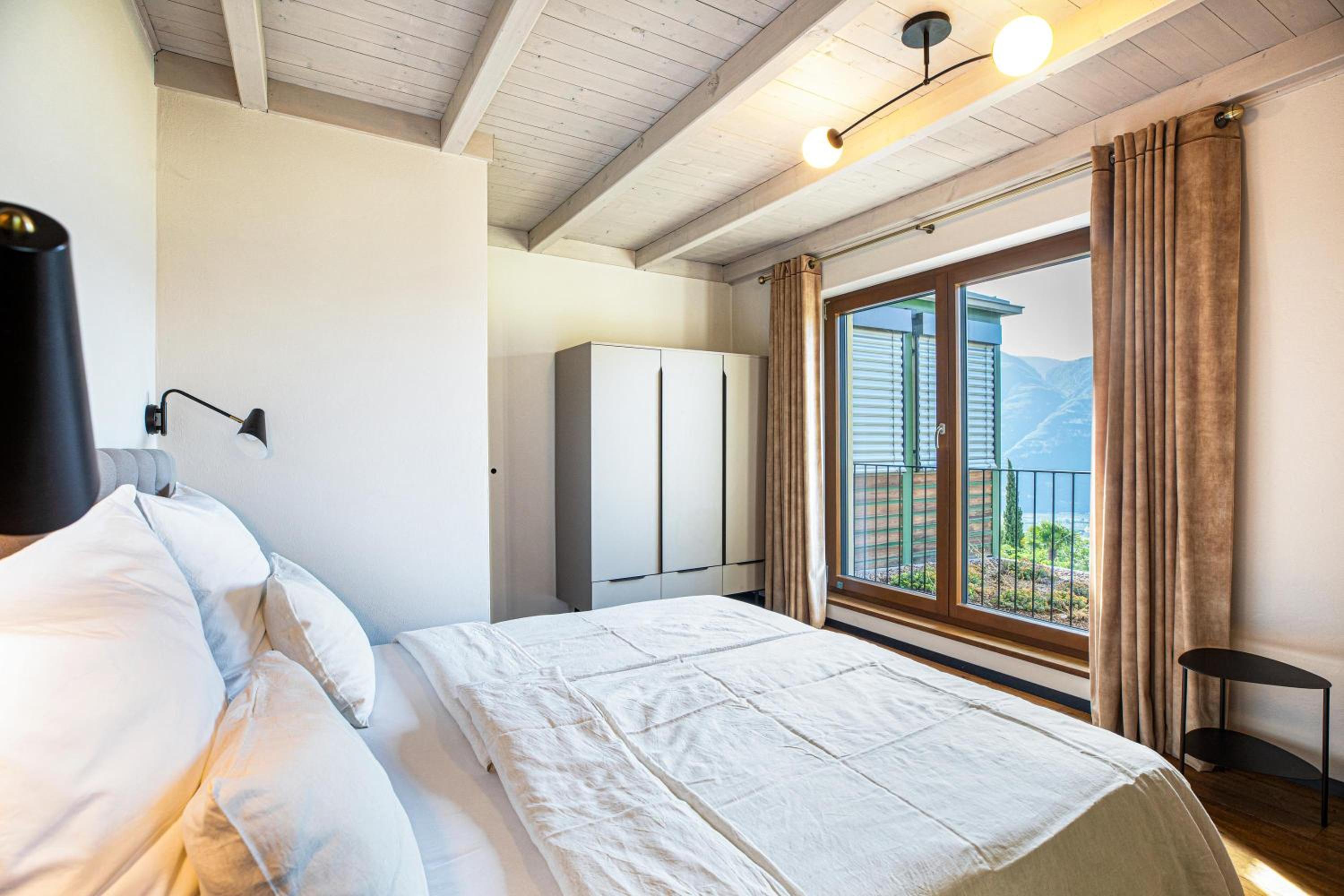 Two-Bedroom Deluxe Apartment with Garden View photo 3