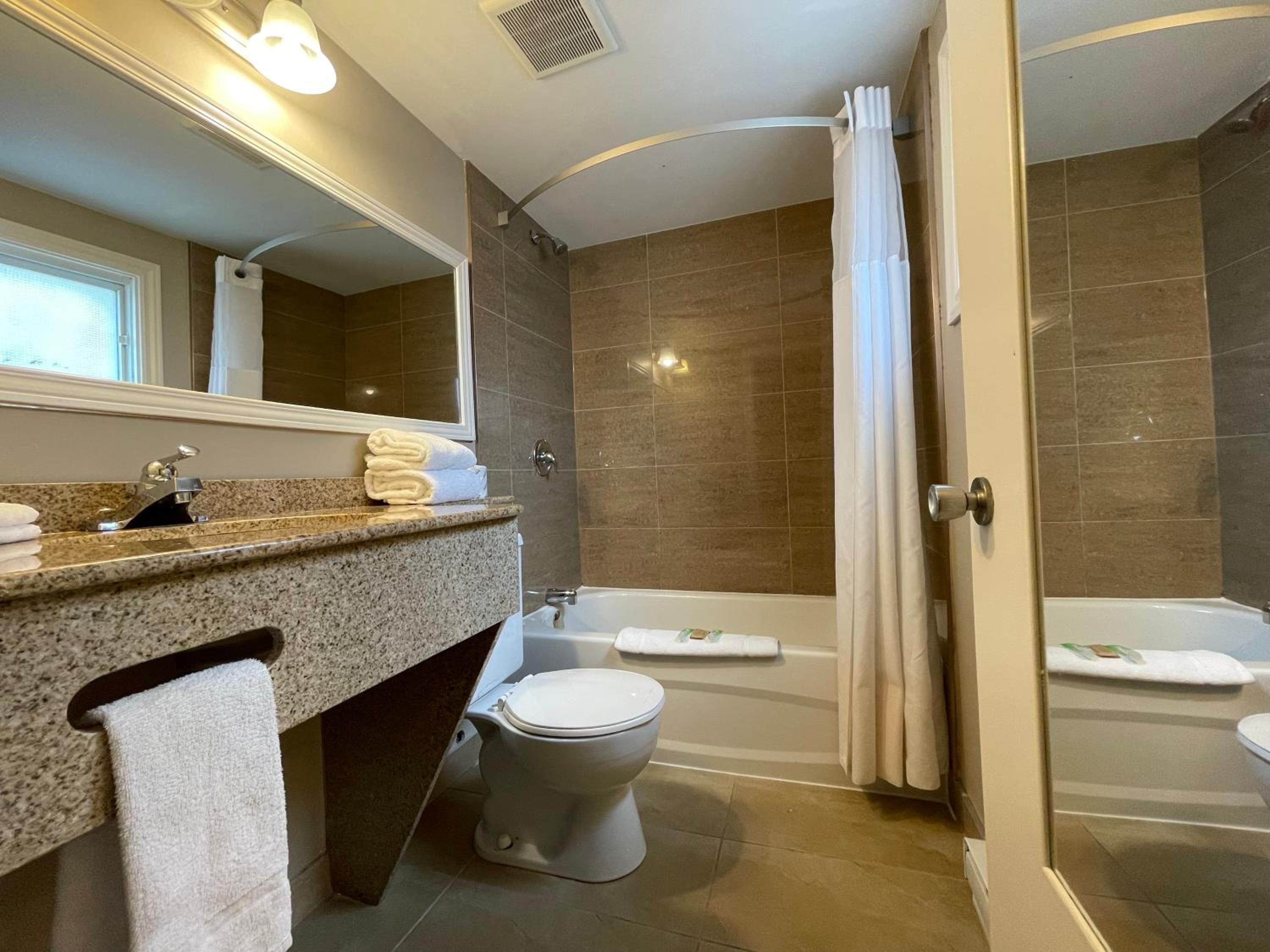 Double Room with Two Double Beds - Non-Smoking - Photo 3