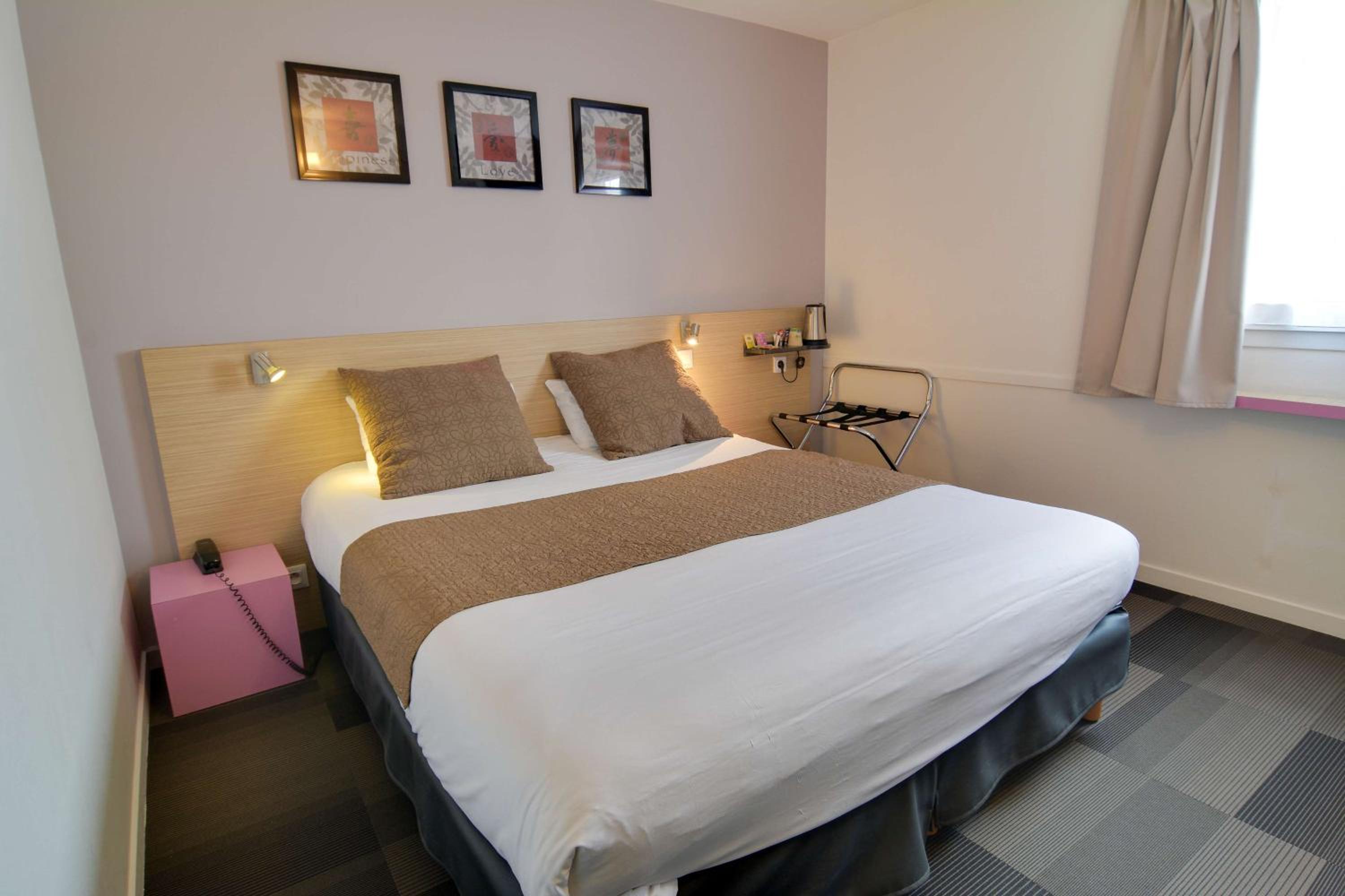 Comfort Queen Room - Photo 4