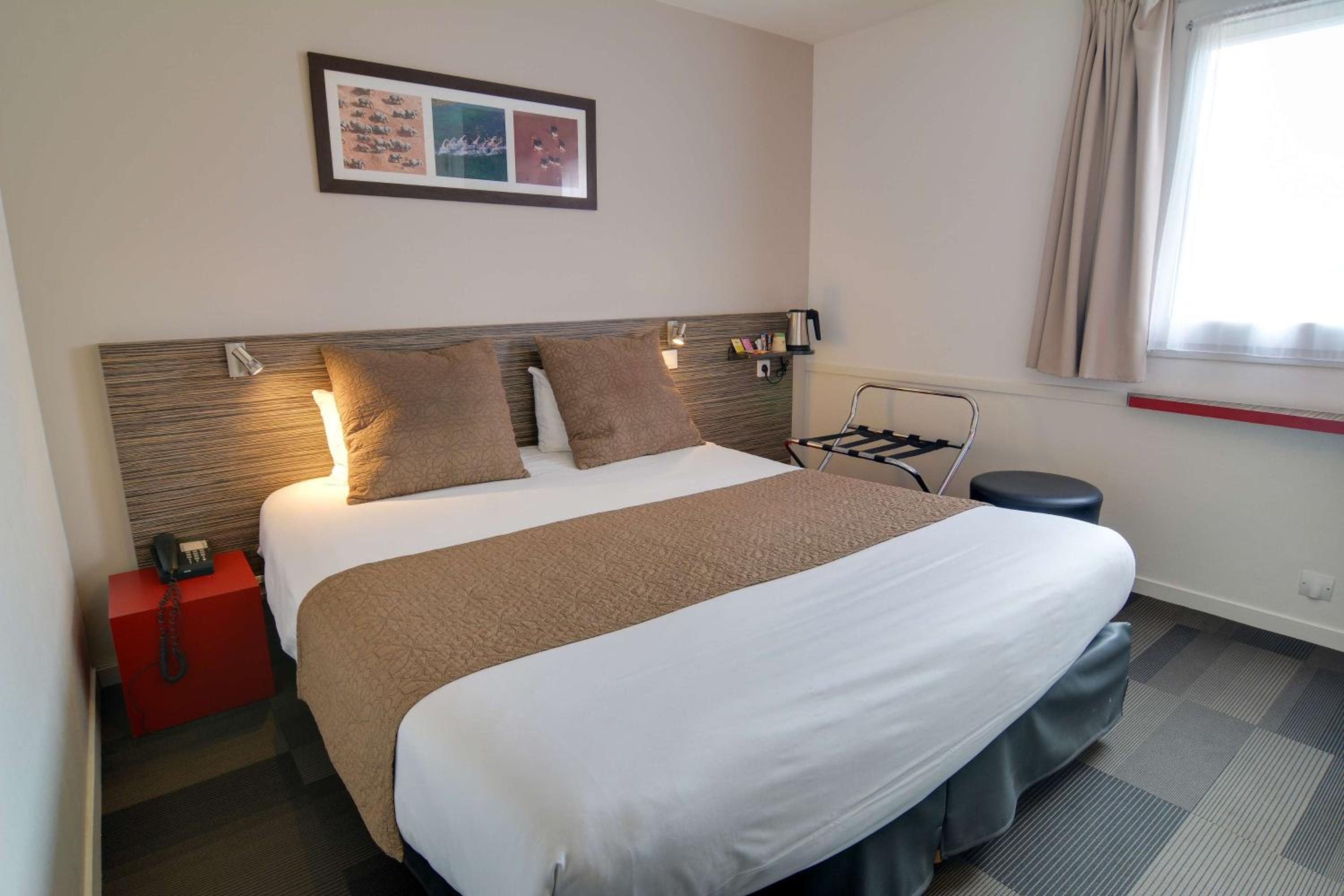 Comfort Queen Room - Photo 3