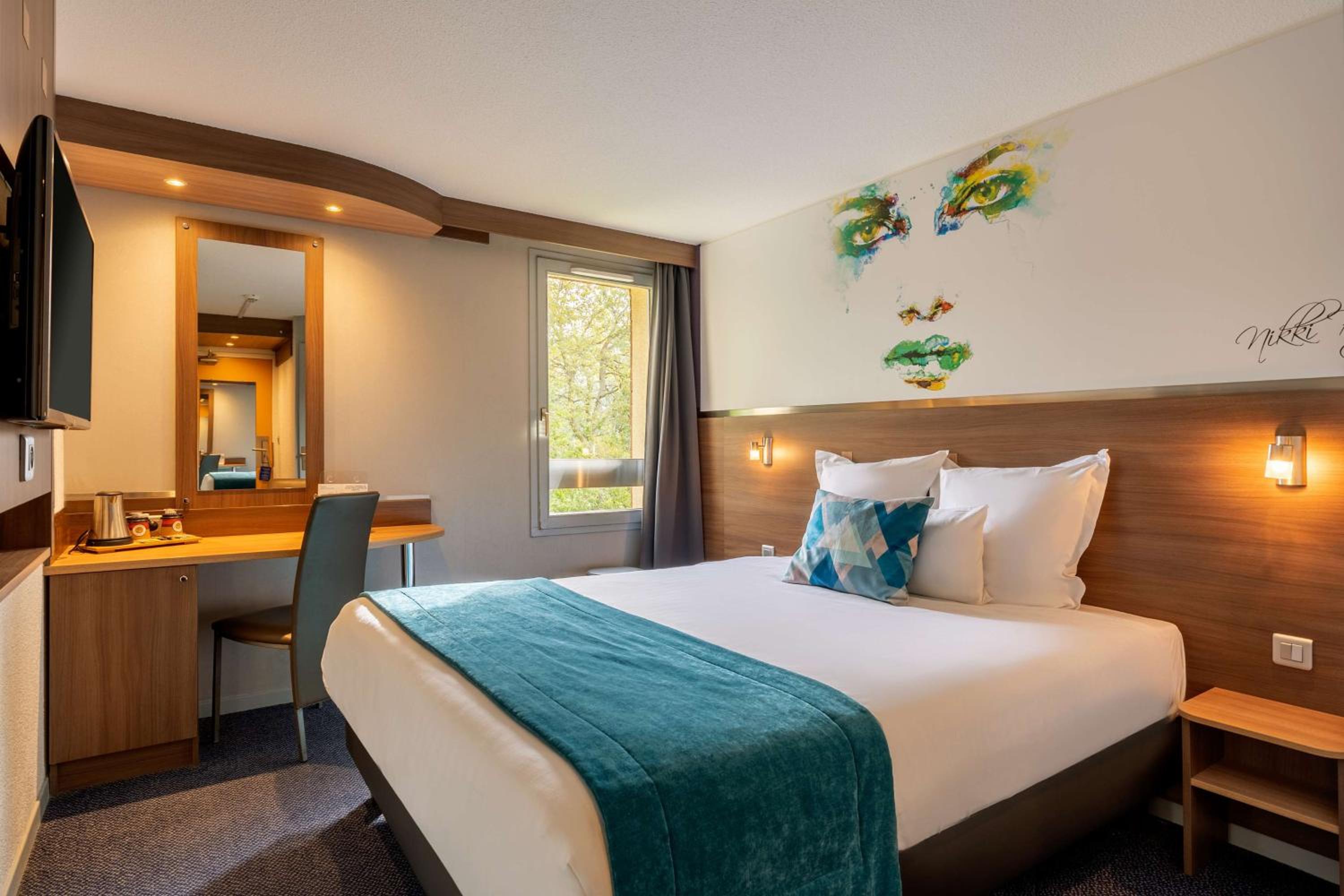 Standard Queen Room with Garden View  - Photo 9