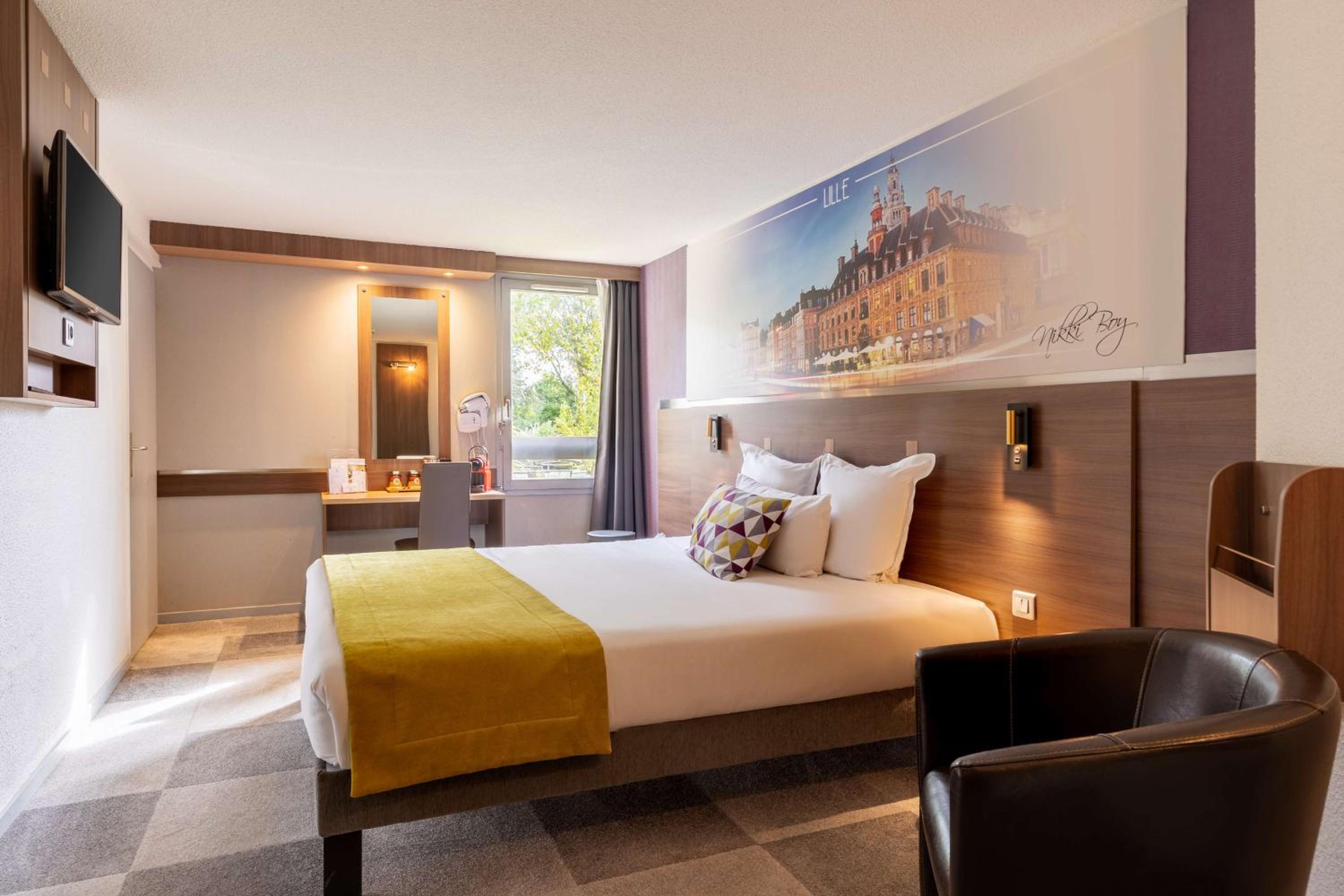 Superior King Room - Photo 15