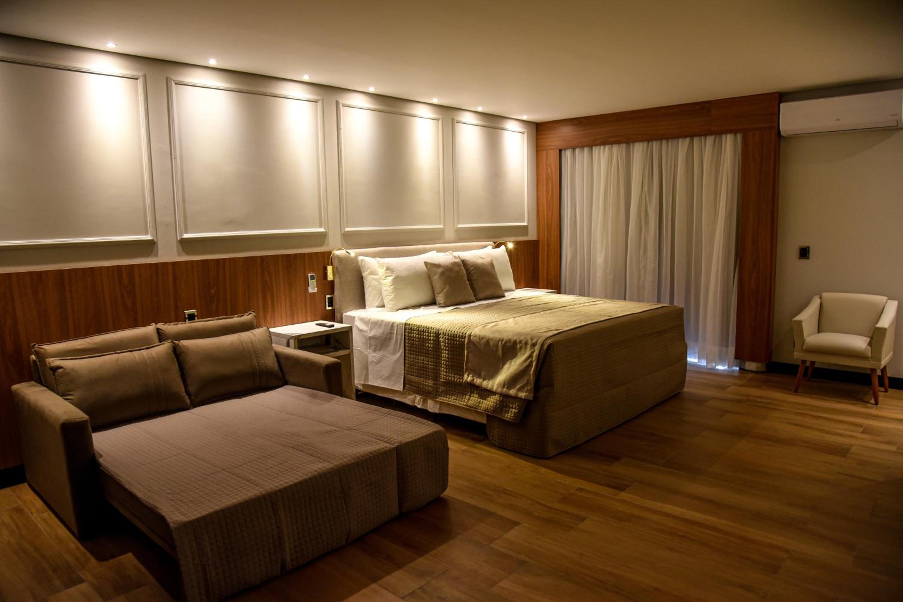 King Suite with Spa Bath