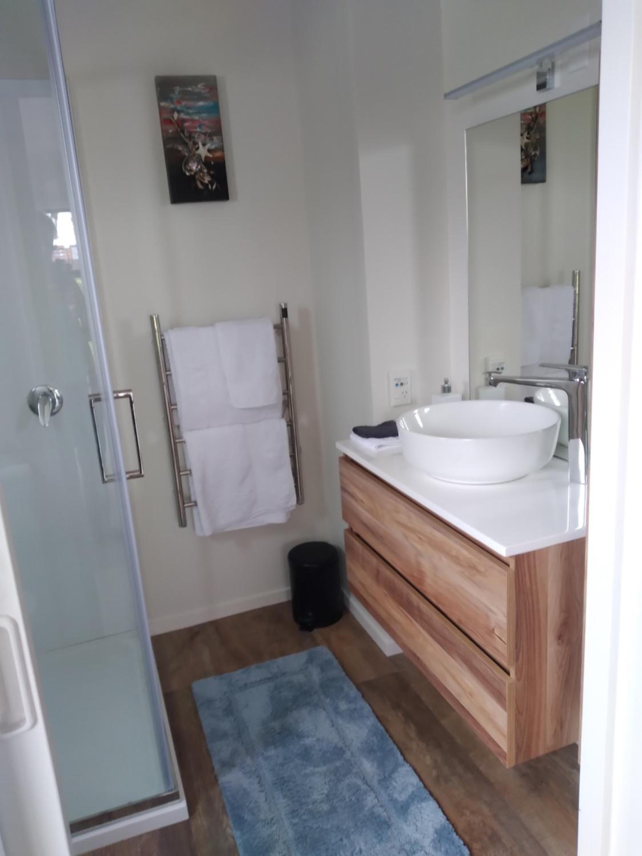 Deluxe King Suite photo 2