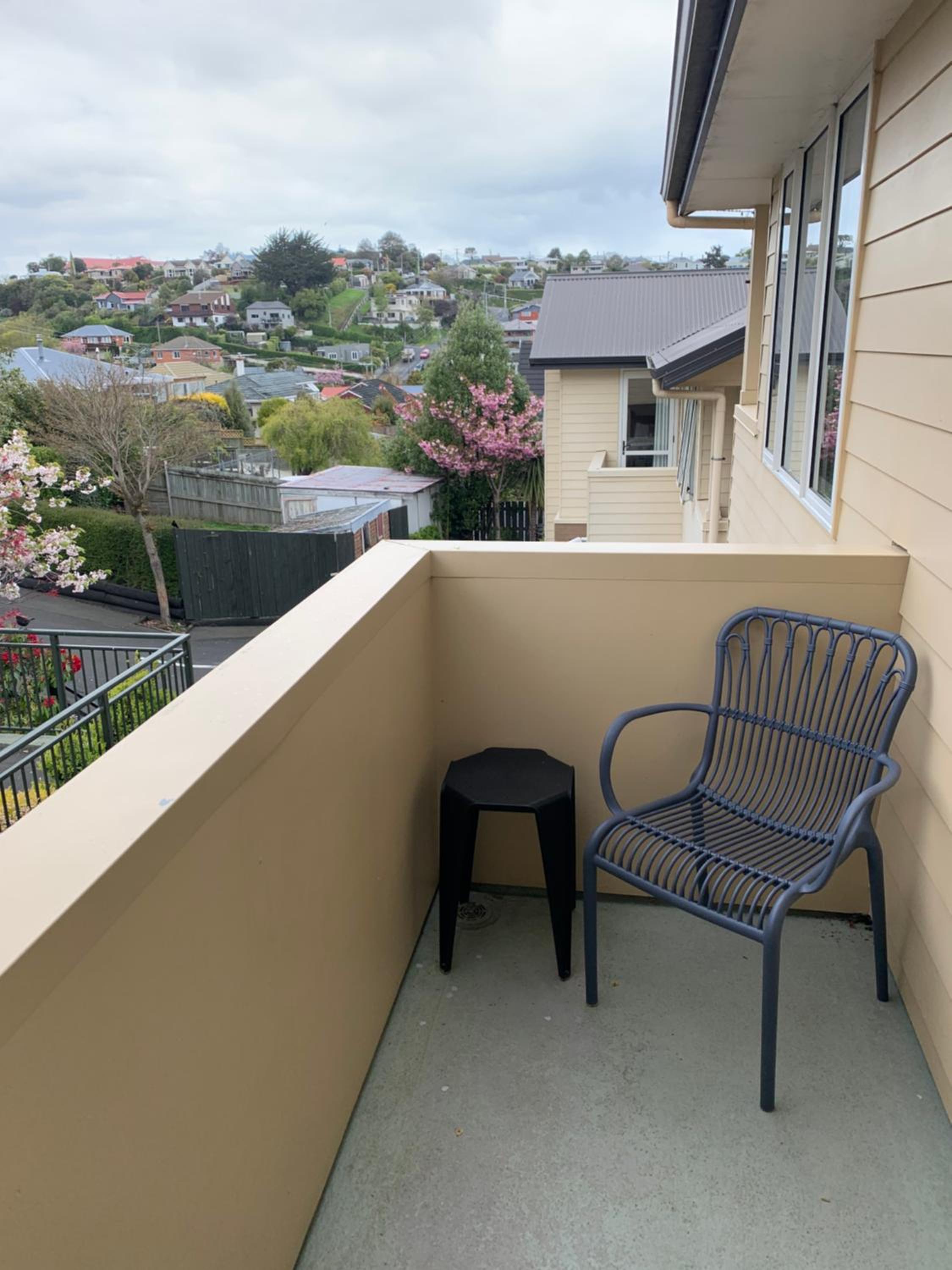 Studio Apartment with Balcony photo 2