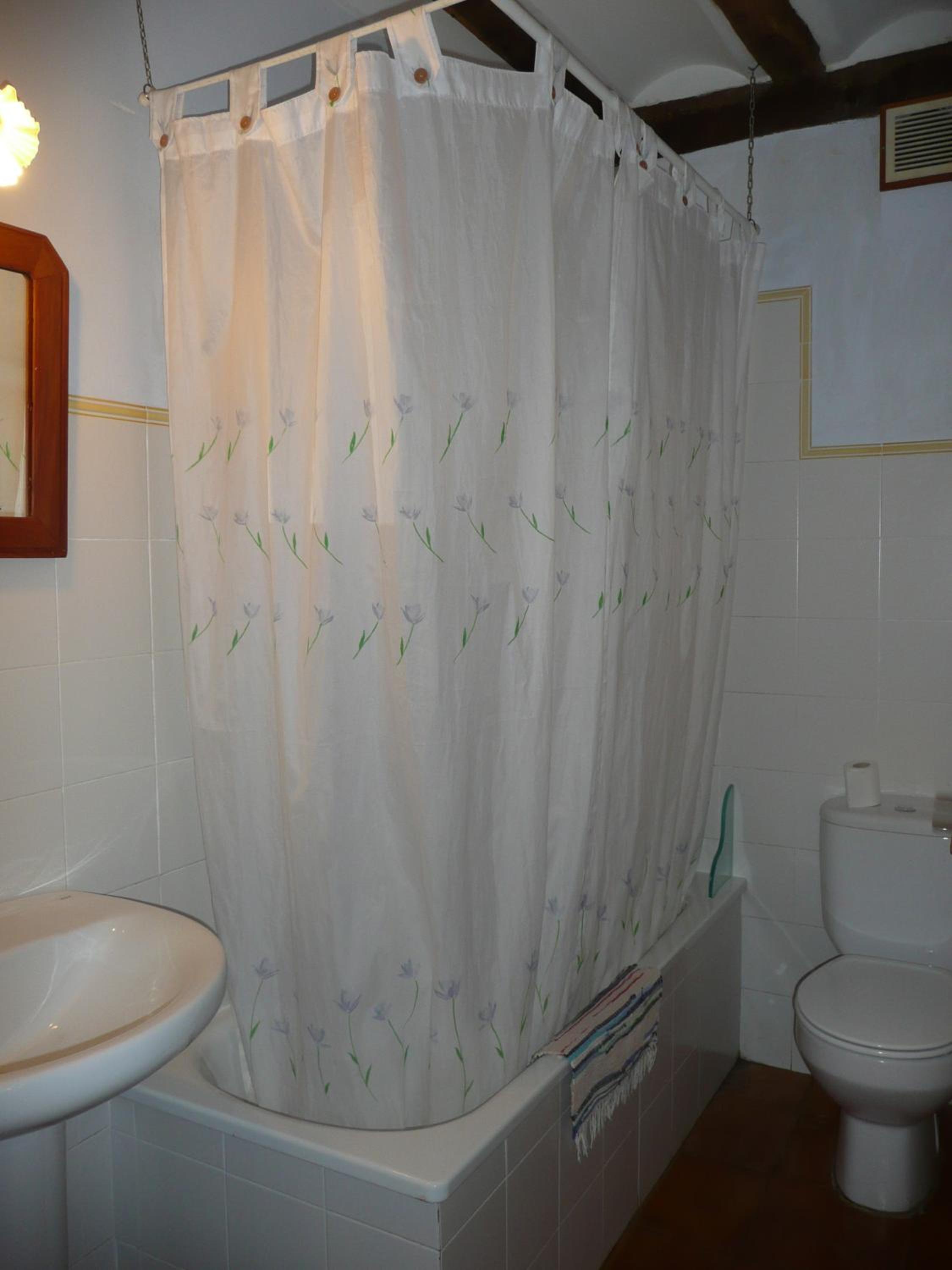 Standard Double Room with Shared Bathroom photo 3