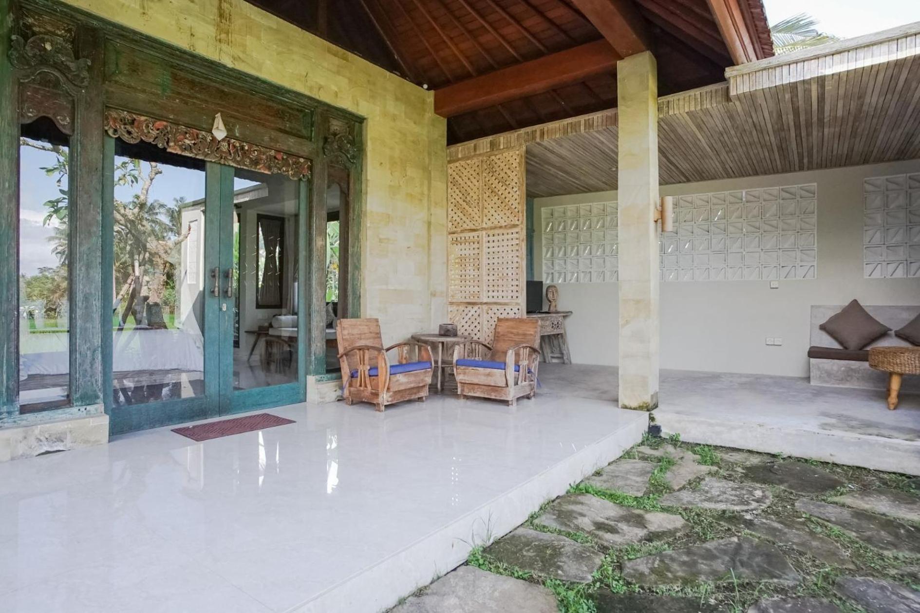 Villa with Private Pool - Photo 2