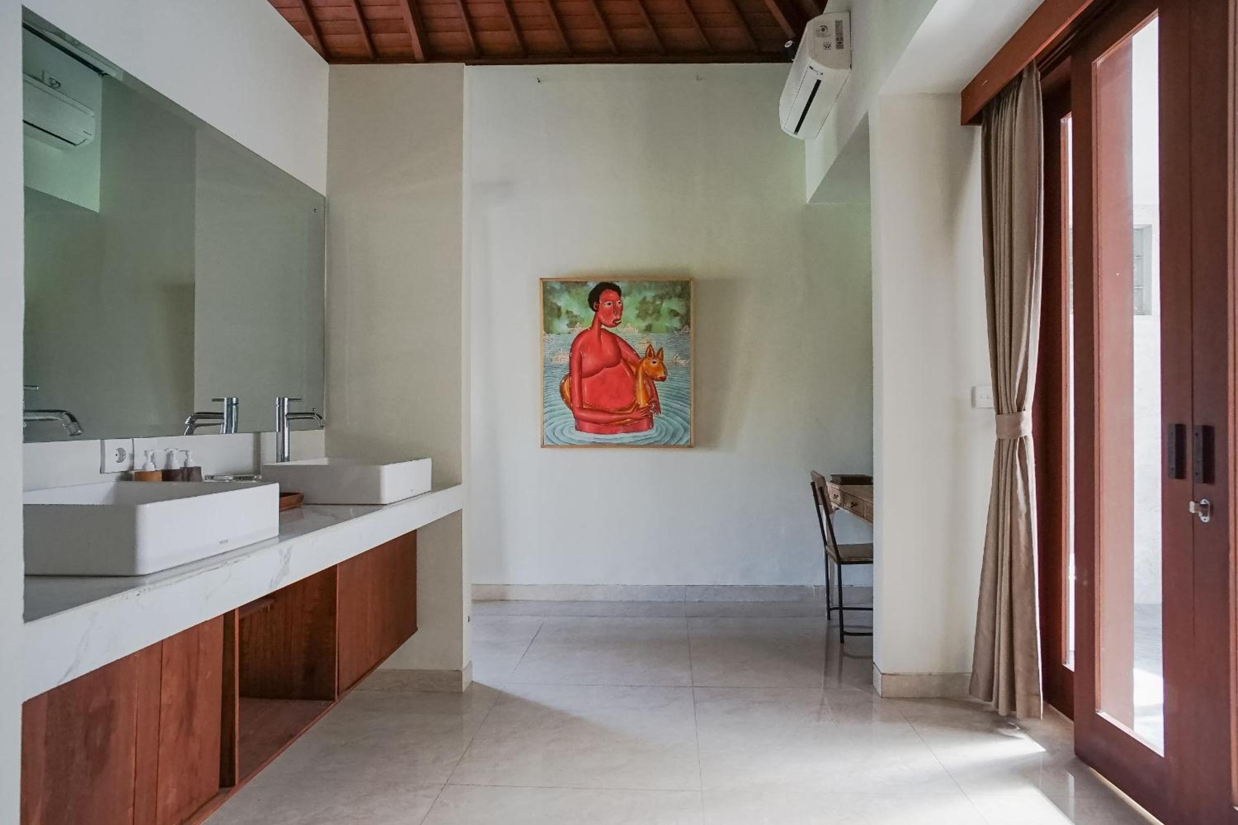 Villa with Private Pool - Photo 11