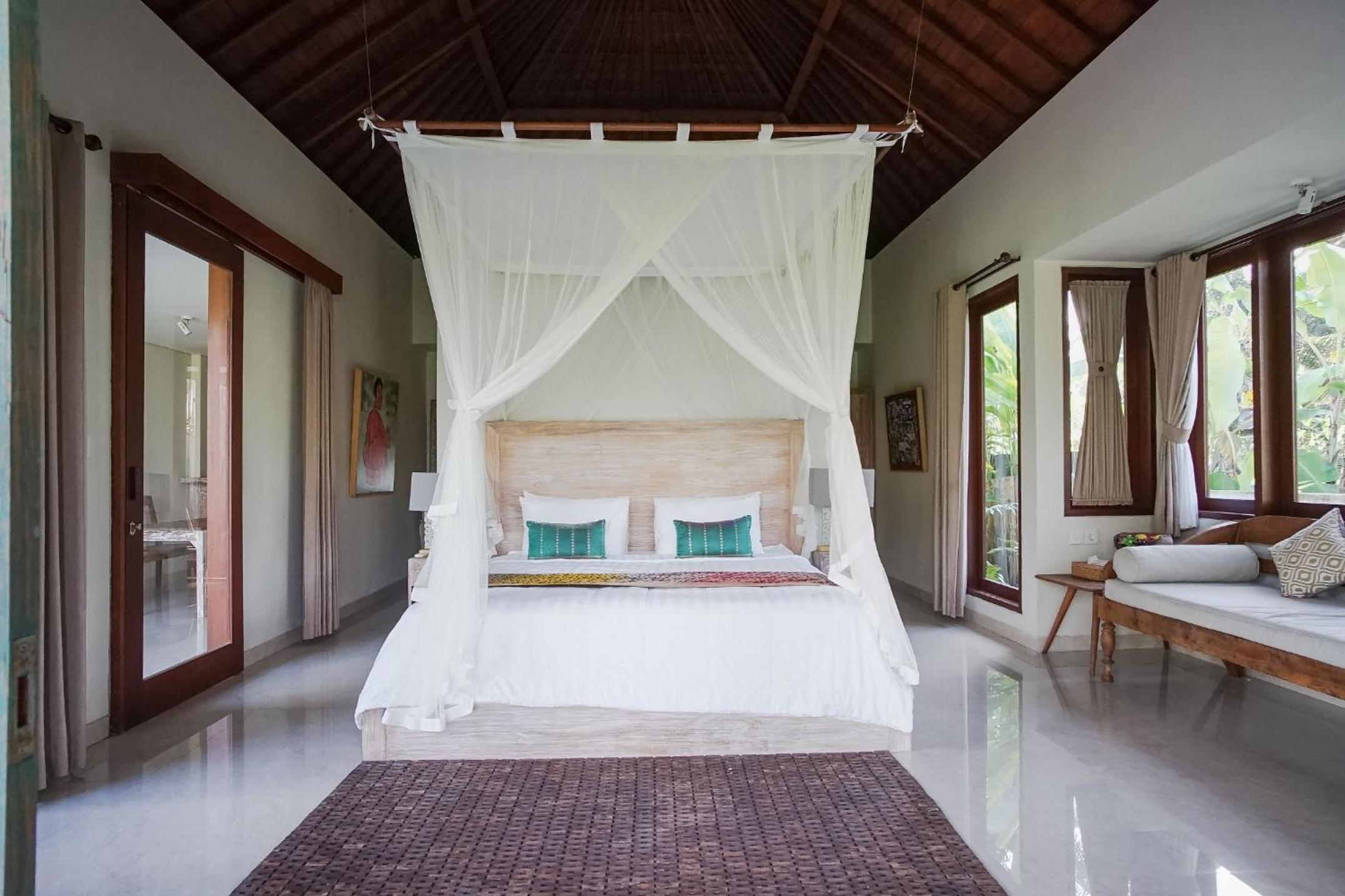 Villa with Private Pool - Photo 18
