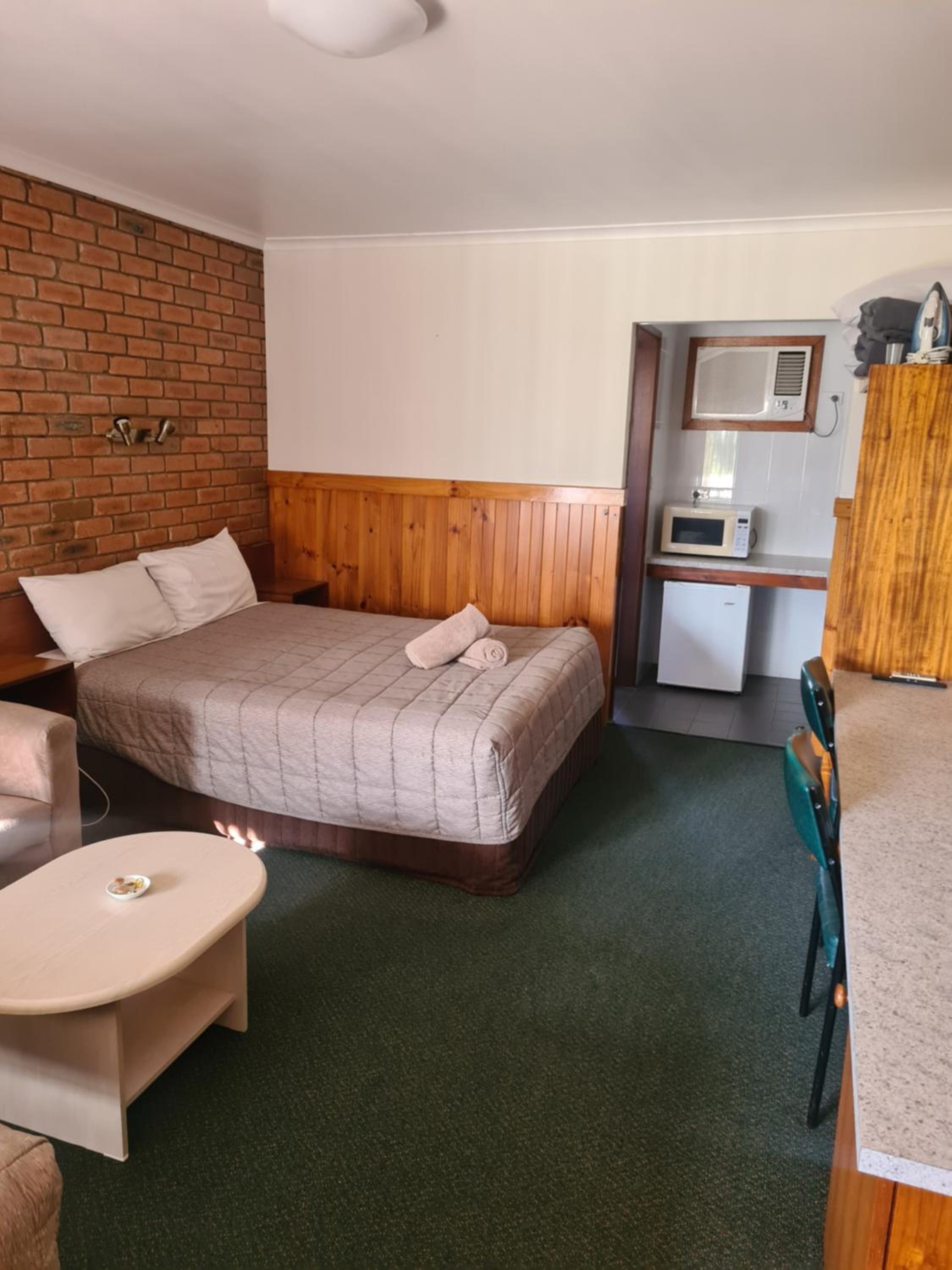Standard Twin Room - Photo 1