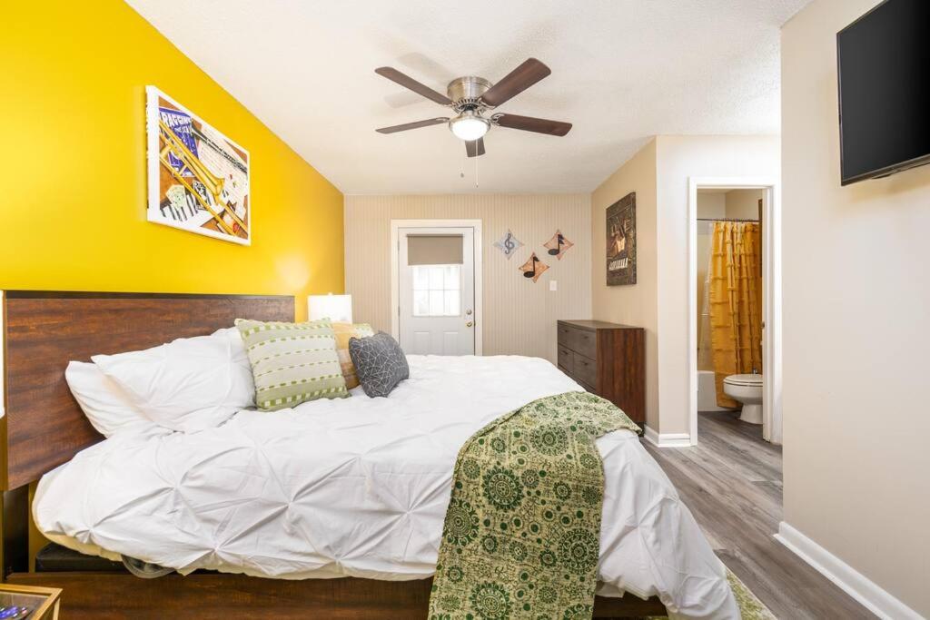 One-Bedroom Apartment photo 3